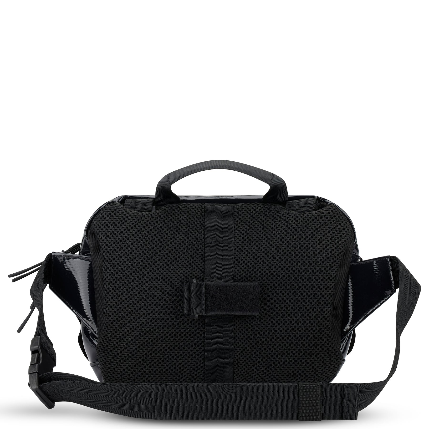 Schwarze Lenkertasche 'Nelson' aus Mesh- und glänzendem Material mit Griff und verstellbarem Gurt