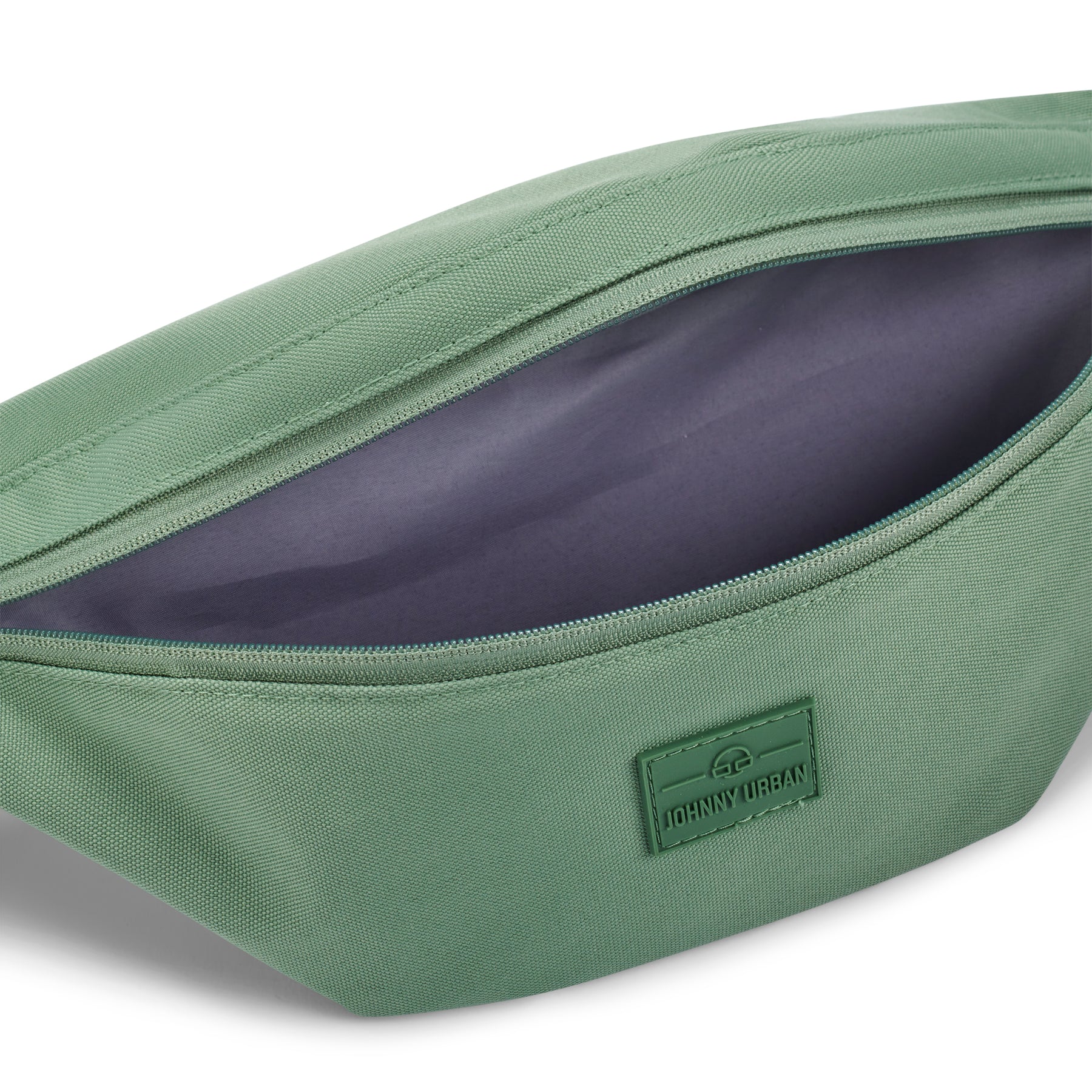 Große Bauchtasche 'Erik Large' von Johnny Urban in Salbeigrün mit offenem Hauptfach und grauem Innenfutter