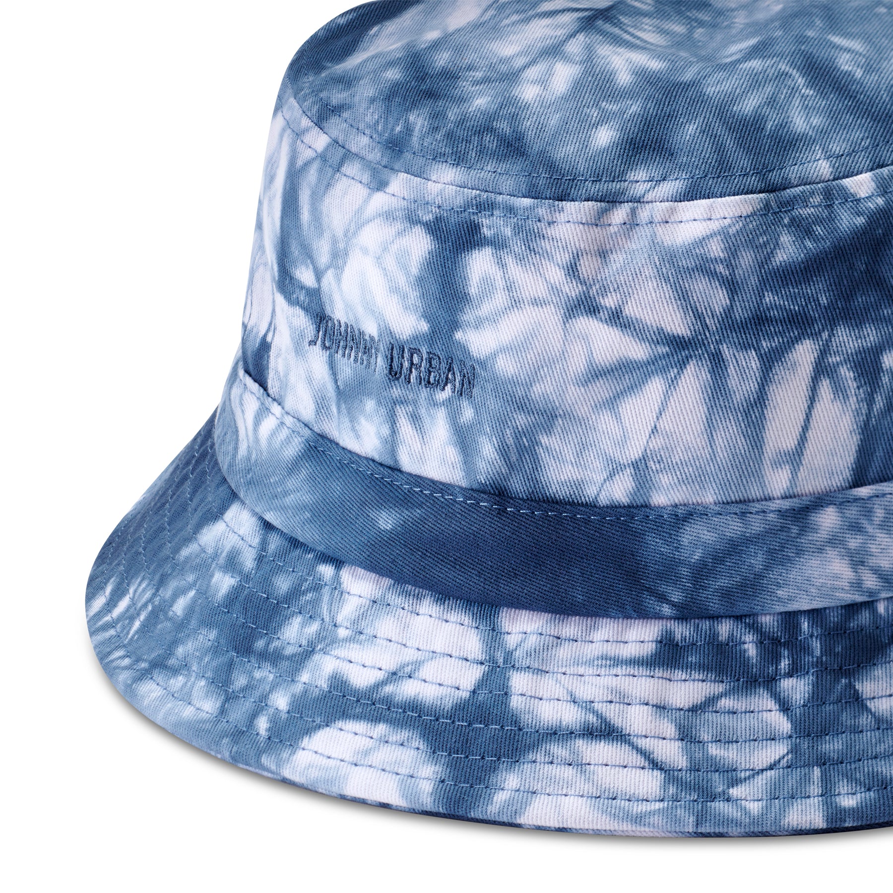 Bucket Hat 'Gill' von Johnny Urban in blauem Batikmuster mit gesticktem Logo