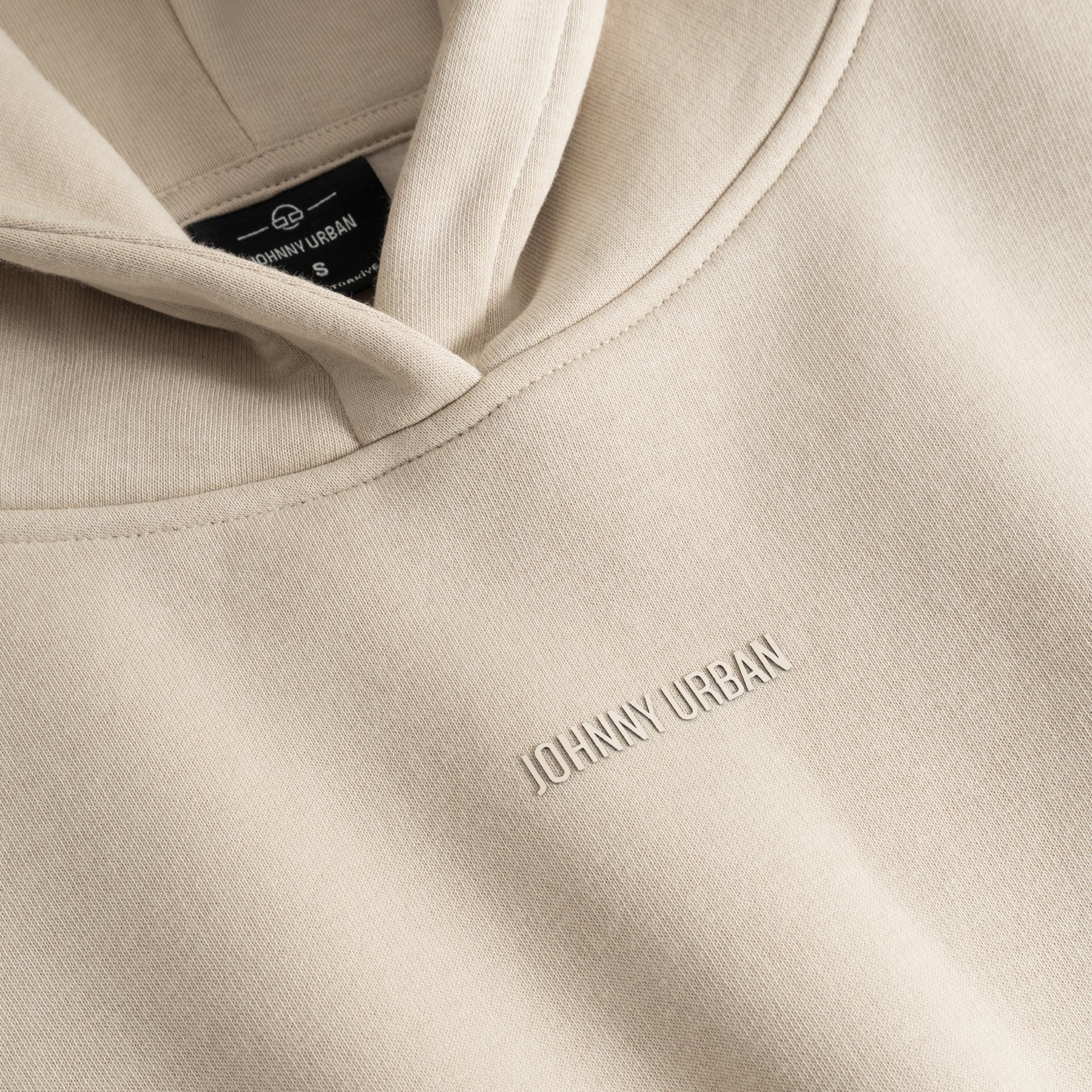 Beiger gefütterter Kapuzenpullover 'Carly' von Johnny Urban mit geprägtem Logo