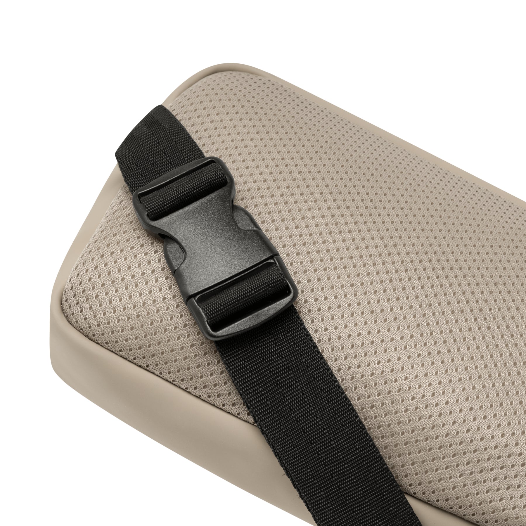 Beige Umhängetasche 'Wesley' mit verstellbarem schwarzen Gurt und atmungsaktivem Netzmaterial