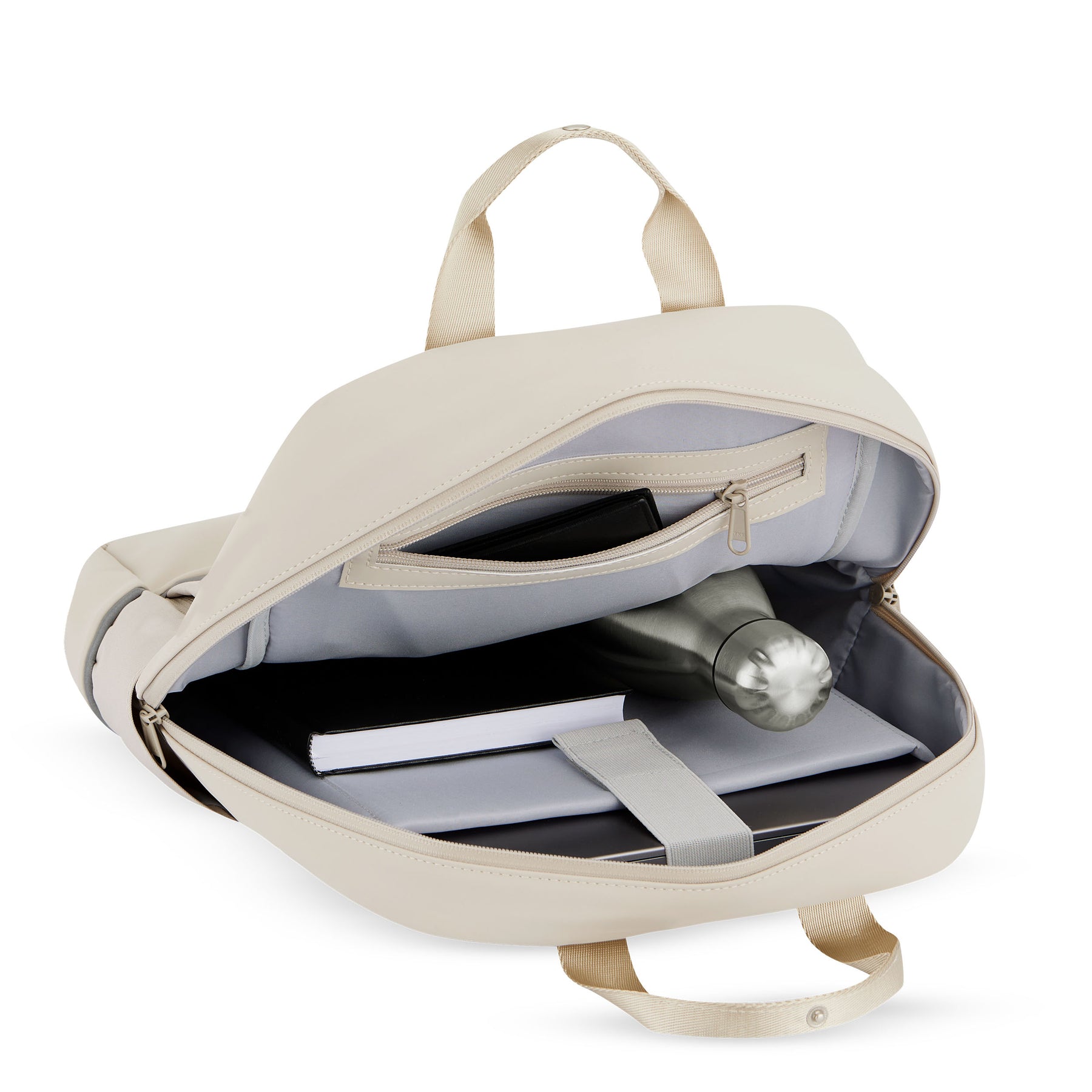 Geöffneter beiger Johnny Urban Rucksack 'Jona Medium' mit Laptopfach, Buch, Wasserflasche und Innentasche