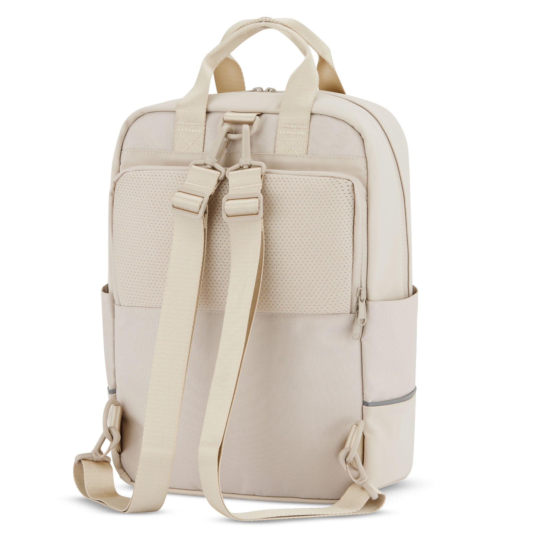 Sandfarbener Rucksack "Jona Medium" von Johnny Urban mit gepolsterten Rücken und verstellbaren Schultergurten