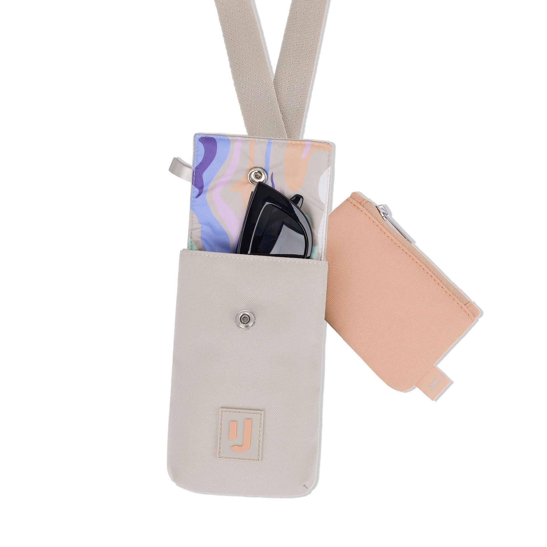 Helles Neck Pouch 'Juno' mit Druckknopf, transparente Innenhülle mit Brille und einem kleinen, rosafarbenen Reißverschlussbeutel