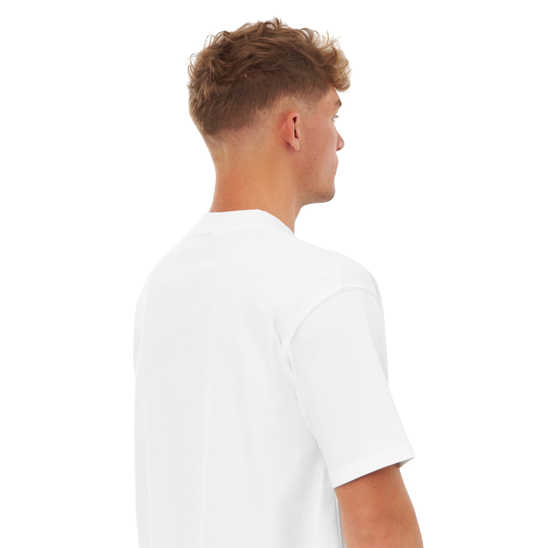 Mann von hinten trägt weißes Johnny Urban T-Shirt 'Sammy' mit lockerem, oversized Schnitt