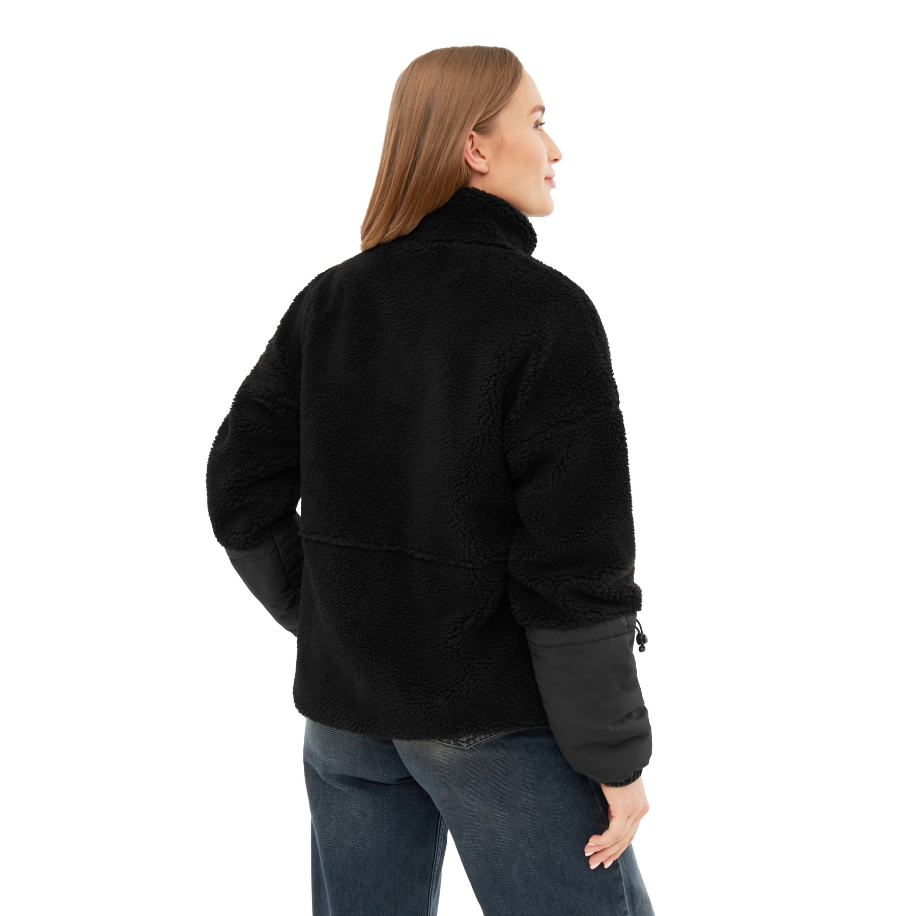 Frau trägt schwarze Teddy Fleecejacke 'Carson' mit Stehkragen, Rückansicht