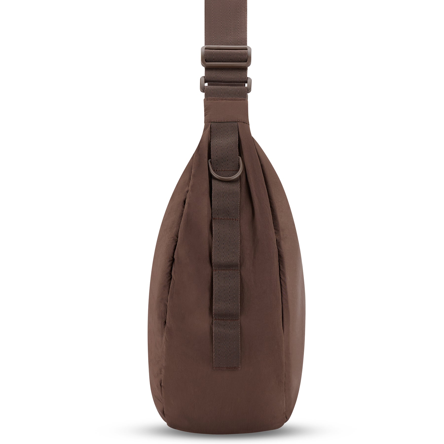 Halbmondtasche Kaia XL in braun mit verstellbarem Gurt und praktischem Riemen mit D-Ring