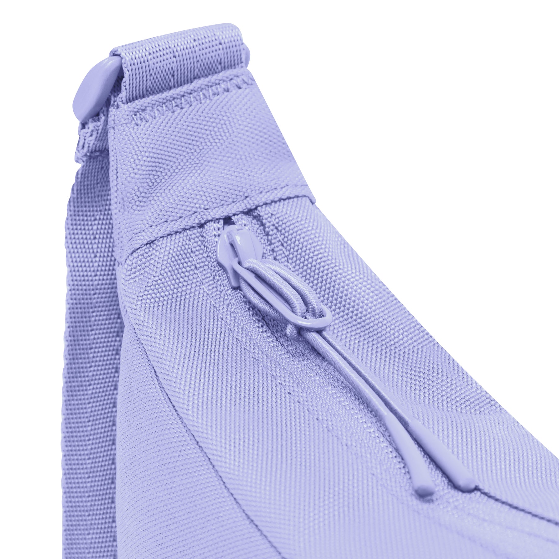 Halbmond-Tasche 'Ally Small' von Johnny Urban in fliederfarbenem, robustem Material mit Reißverschluss