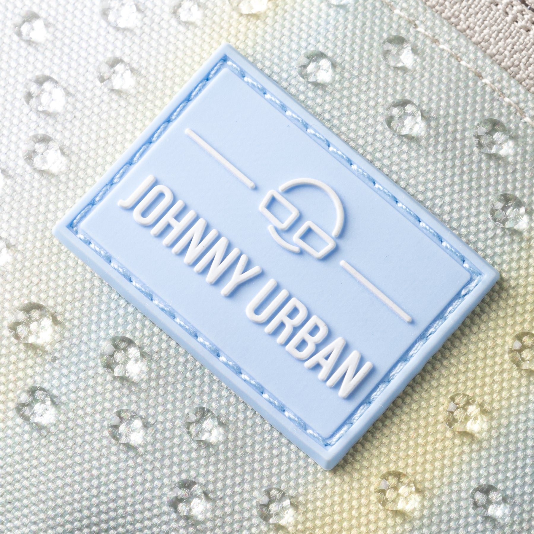 Wasserabweisendes Material mit Johnny Urban Logo auf der Half Moon Bag 'Ally Small'