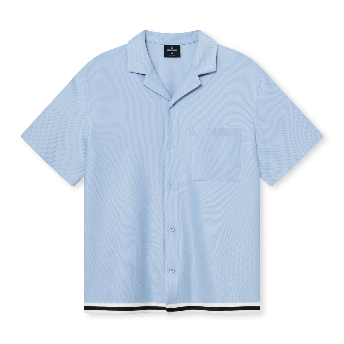 Hellblaues Kurzarmhemd von Johnny Urban mit Kragen, Brusttasche und schwarz-weißem Saum