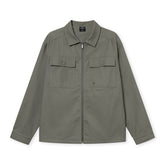 Overshirt 'Cameron' in olivgrauer Farbe mit Reißverschluss und zwei Brusttaschen mit Klappen und Knöpfen