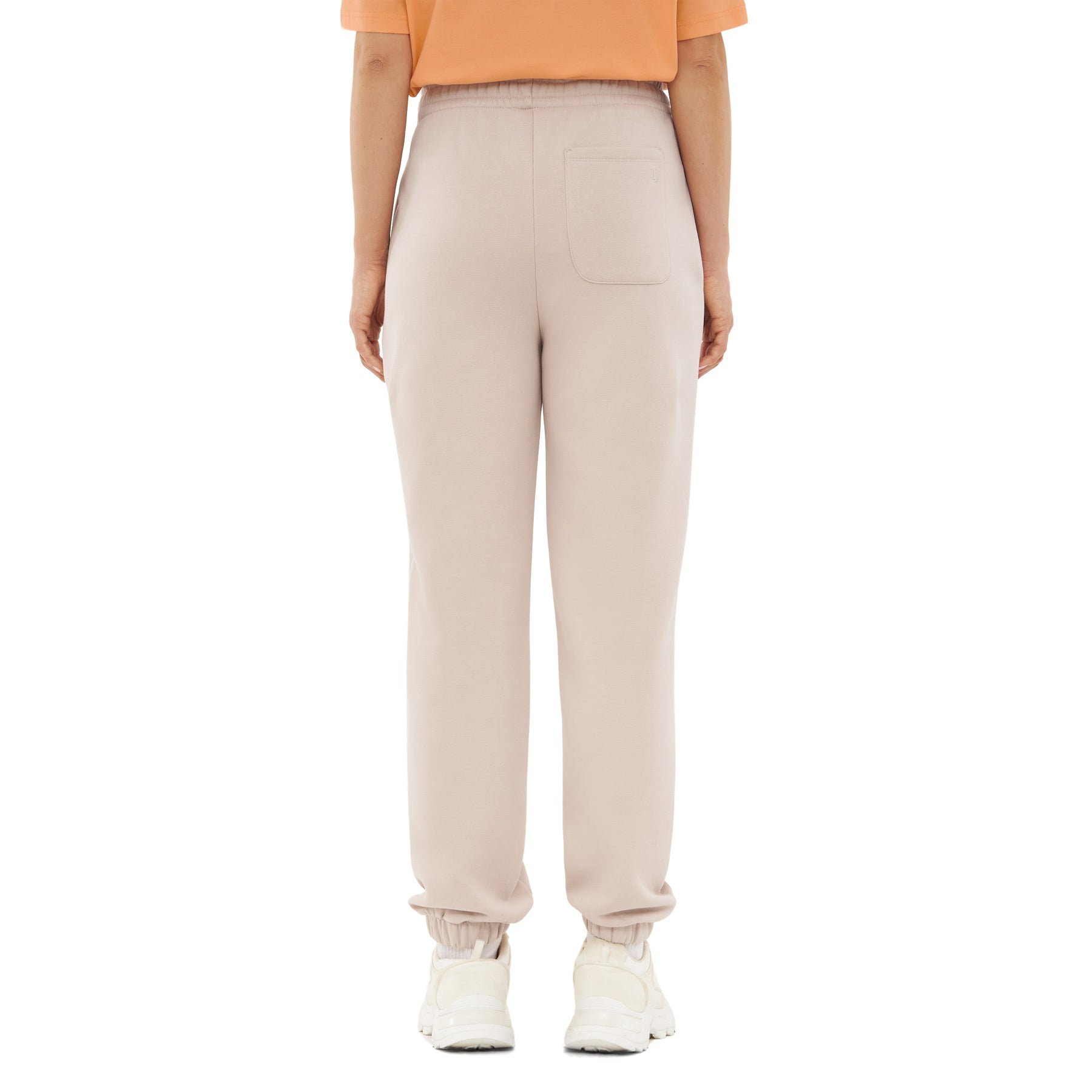 Damen-Jogginghose 'Owen' in Beige von hinten mit elastischem Bund und einem Gesäßtasche