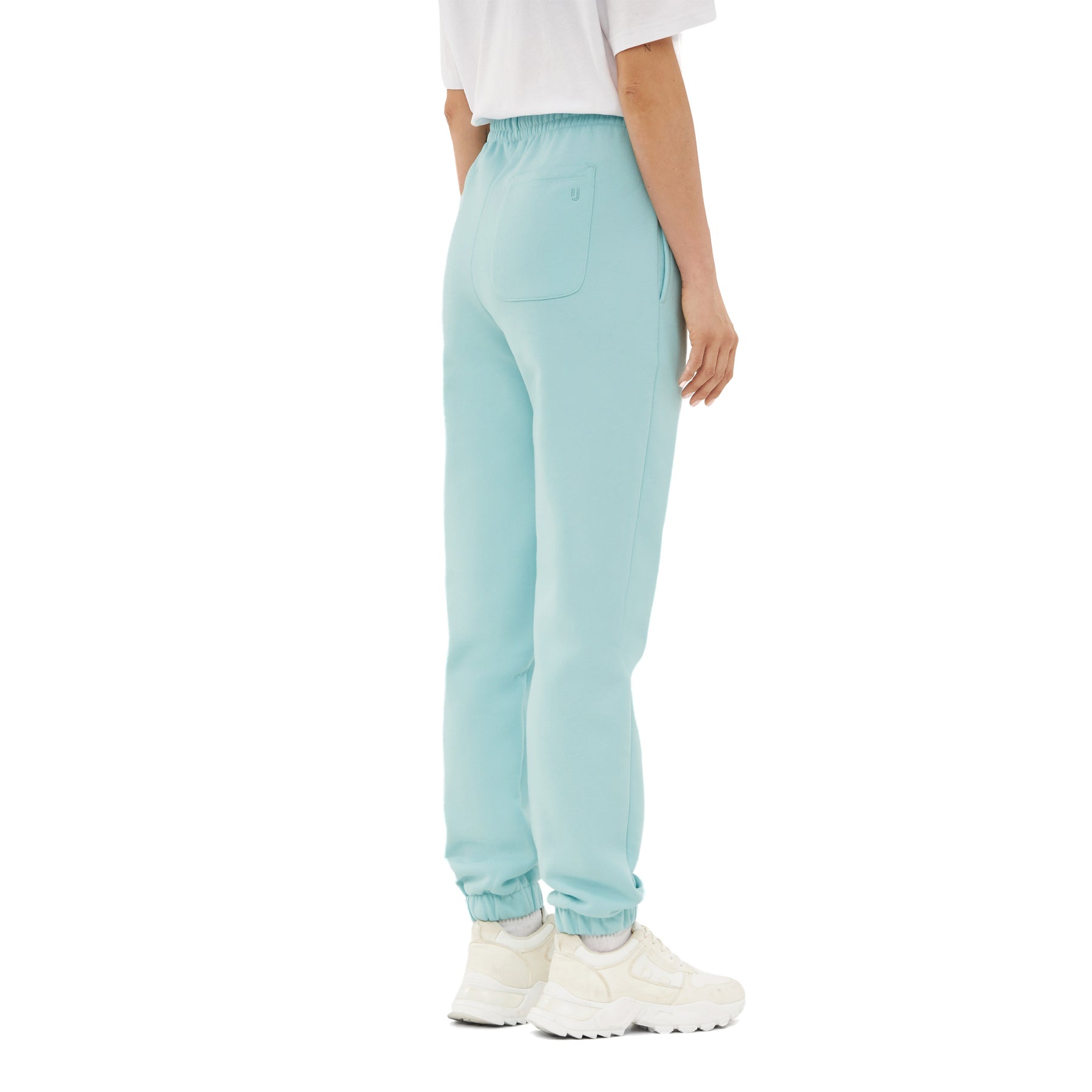 Damen Jogginghose 'Owen' in hellblau mit elastischem Bund und Taschen, hinten mit Markenlogo