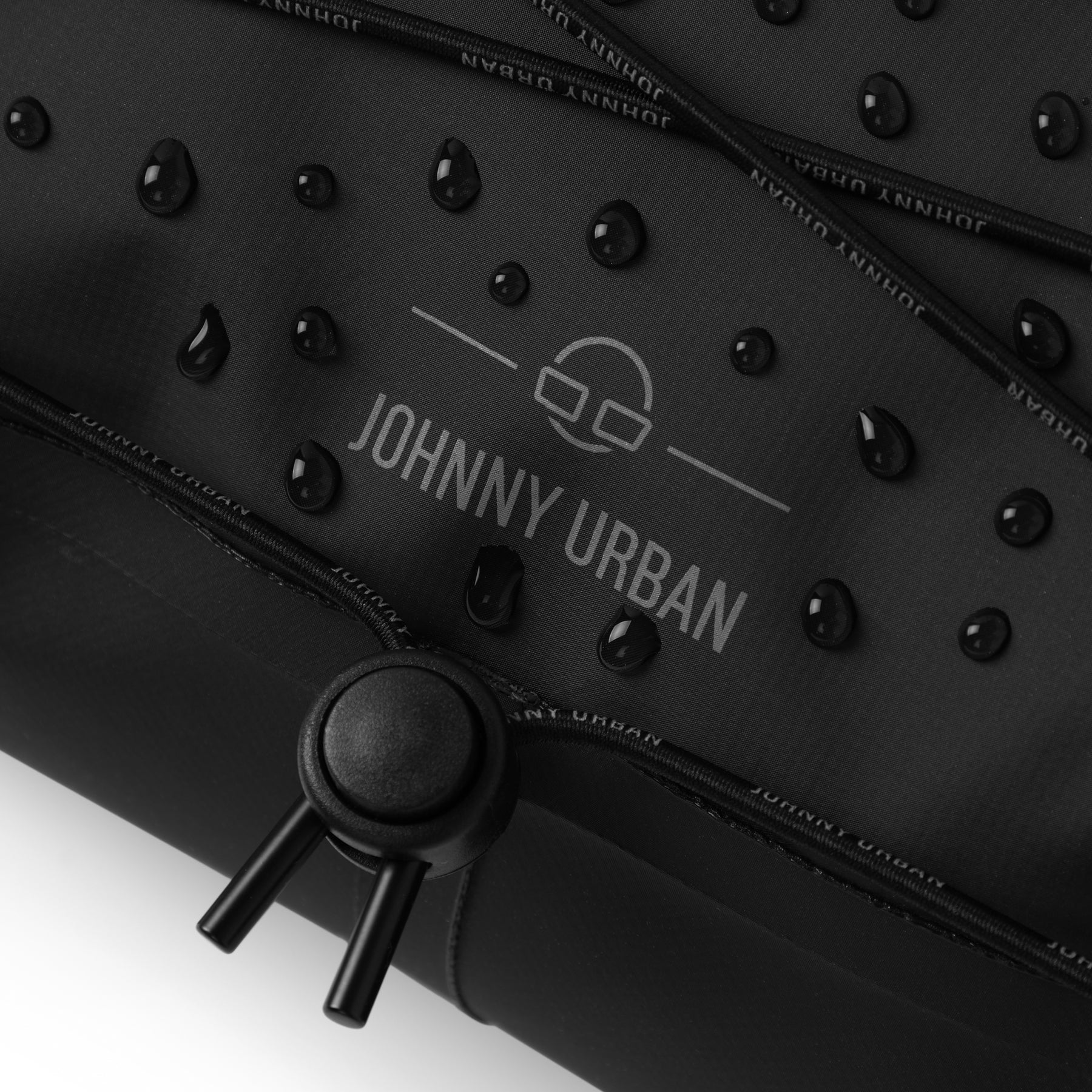 Schwarze wasserabweisende Lenkertasche 'Arlo' von Johnny Urban mit Wassertropfen und Zipper
