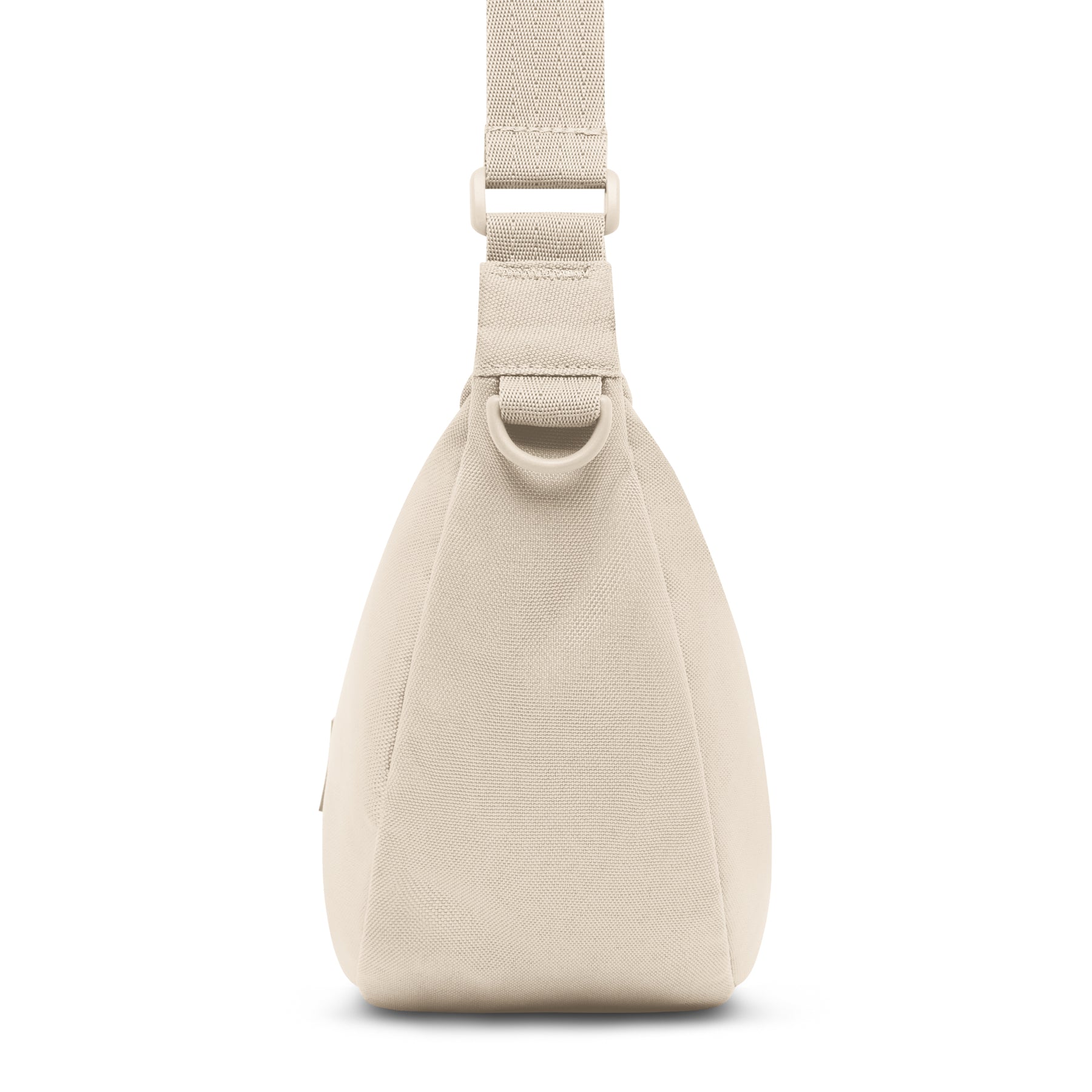 Half Moon Bag 'Ally Medium' von Johnny Urban in beigem Textil mit D-Ring und breitem verstellbarem Träger