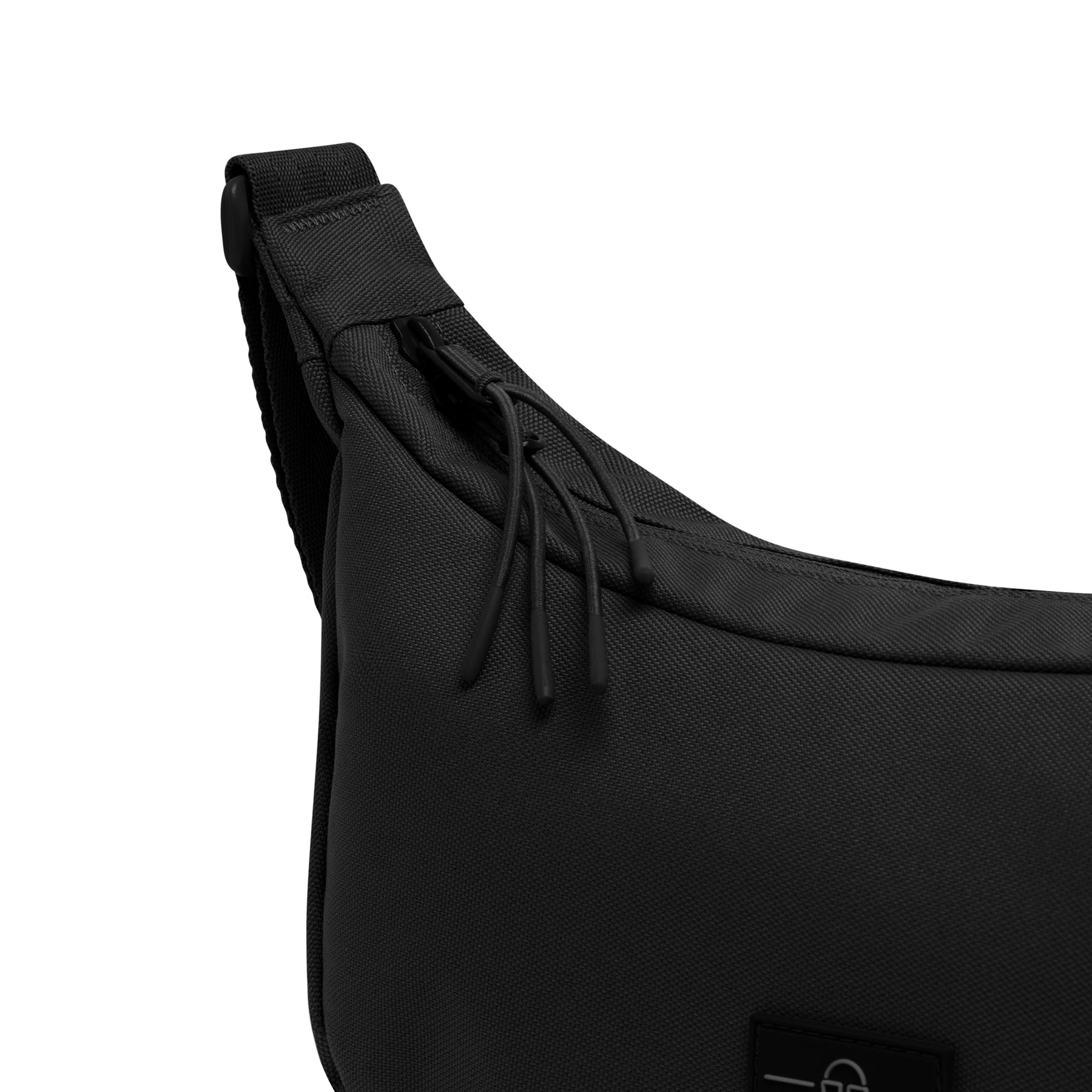 Halbmondtasche 'Ally Medium' in schwarzem, robustem Material mit Reißverschlüssen und verstellbarem Schulterriemen