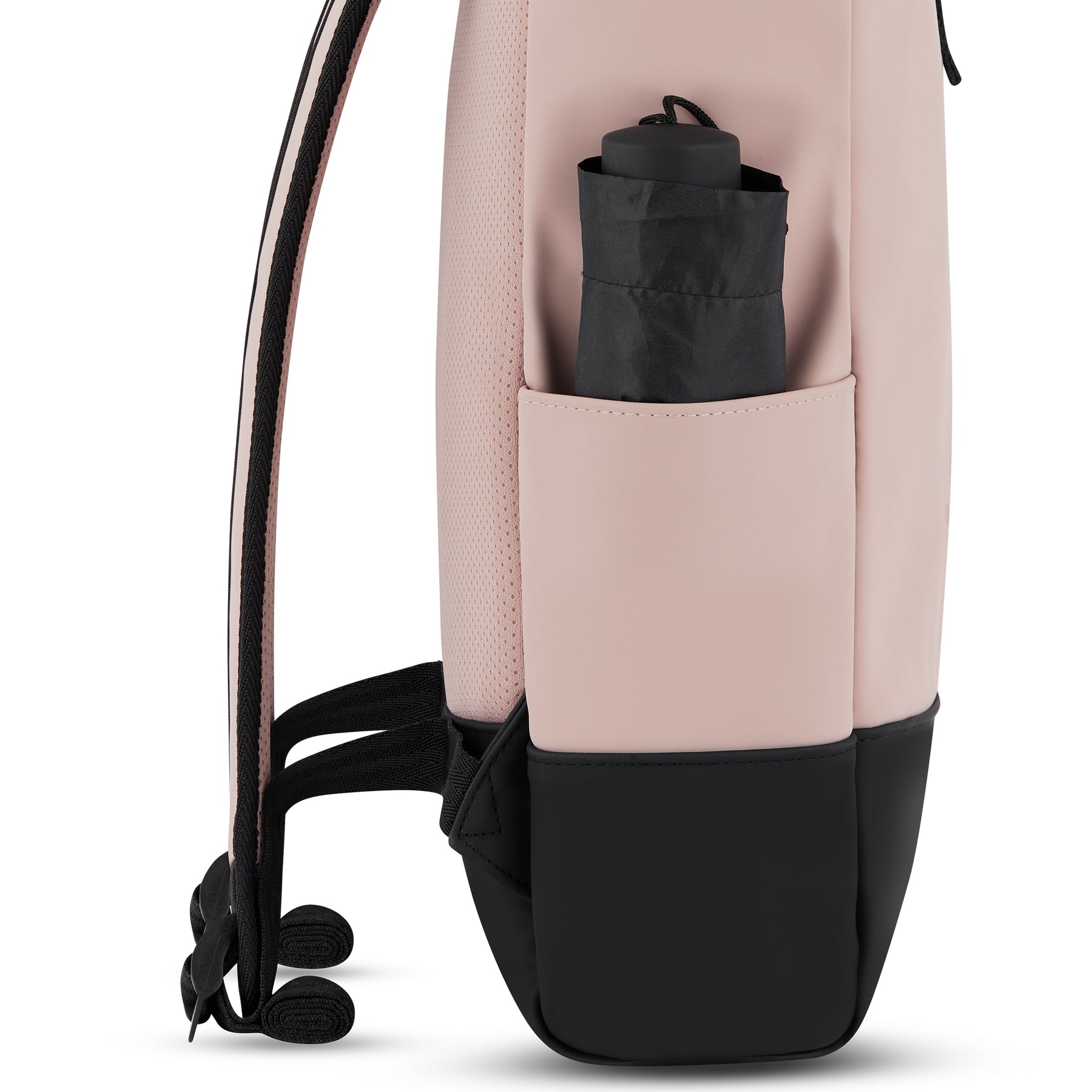 Rolltop Rucksack Harvey Medium in Rosa und Schwarz mit seitlicher Tasche und schwarzem zusammengefaltetem Regenschirm