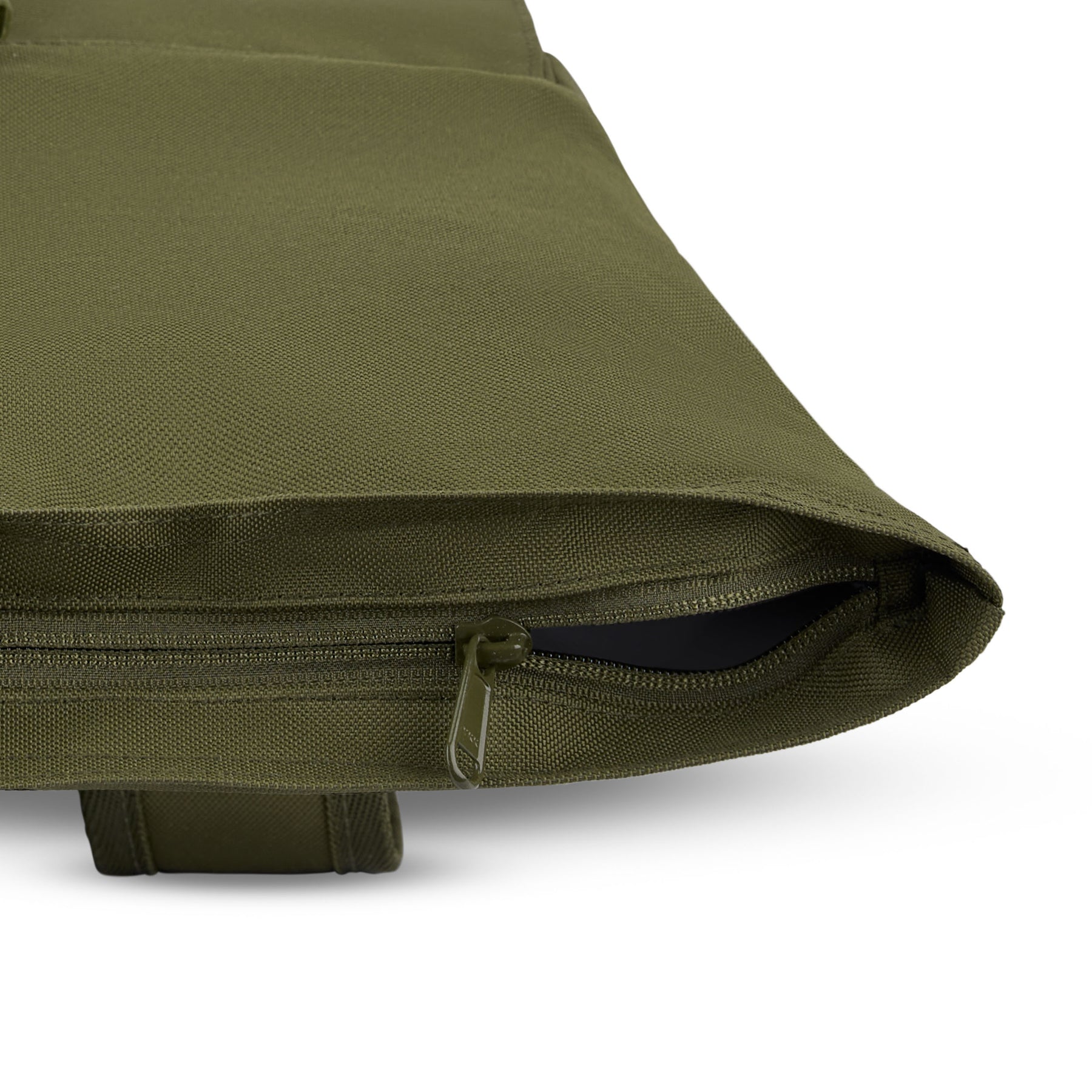 Olivegrüner Rolltop-Rucksack Allen Medium mit sichtbarem Reißverschlussdetail