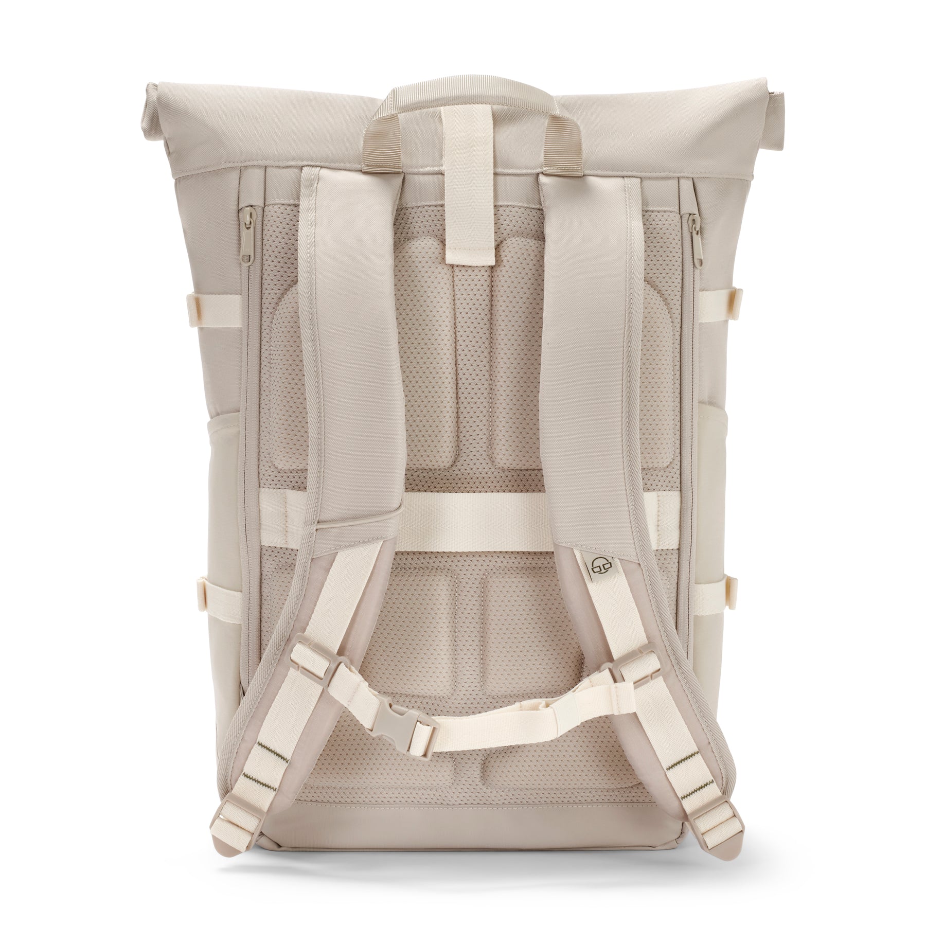 Rückansicht des sandfarbenen Rolltop Rucksacks Allen Large Move mit gepolsterten, ergonomischen Schultergurten und atmungsaktivem Rückenteil