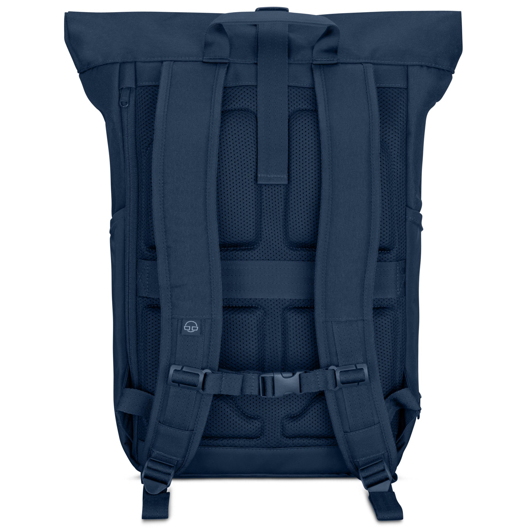 Rückseite des blauen Rolltop Rucksacks 'Allen Large' von Johnny Urban mit gepolsterten Schultergurten und Rückenpolster