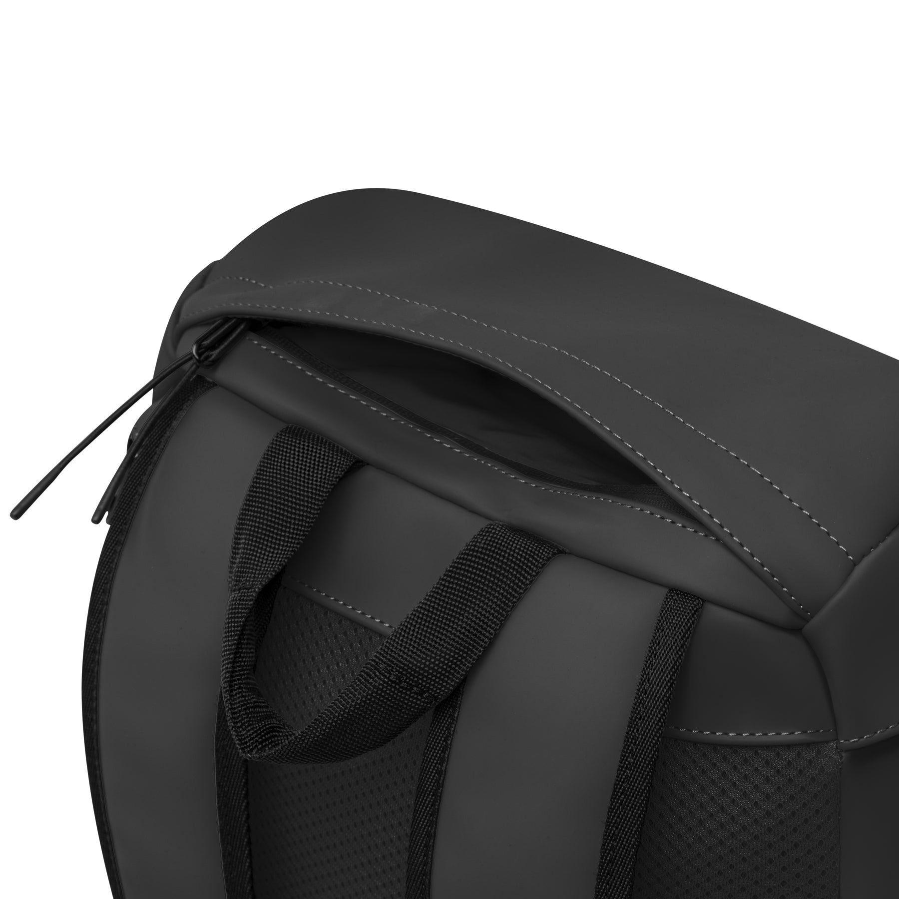 Schwarzer Johnny Urban Rucksack ‚Finley‘ mit geöffneter Oberseite und gepolstertem Rückenteil