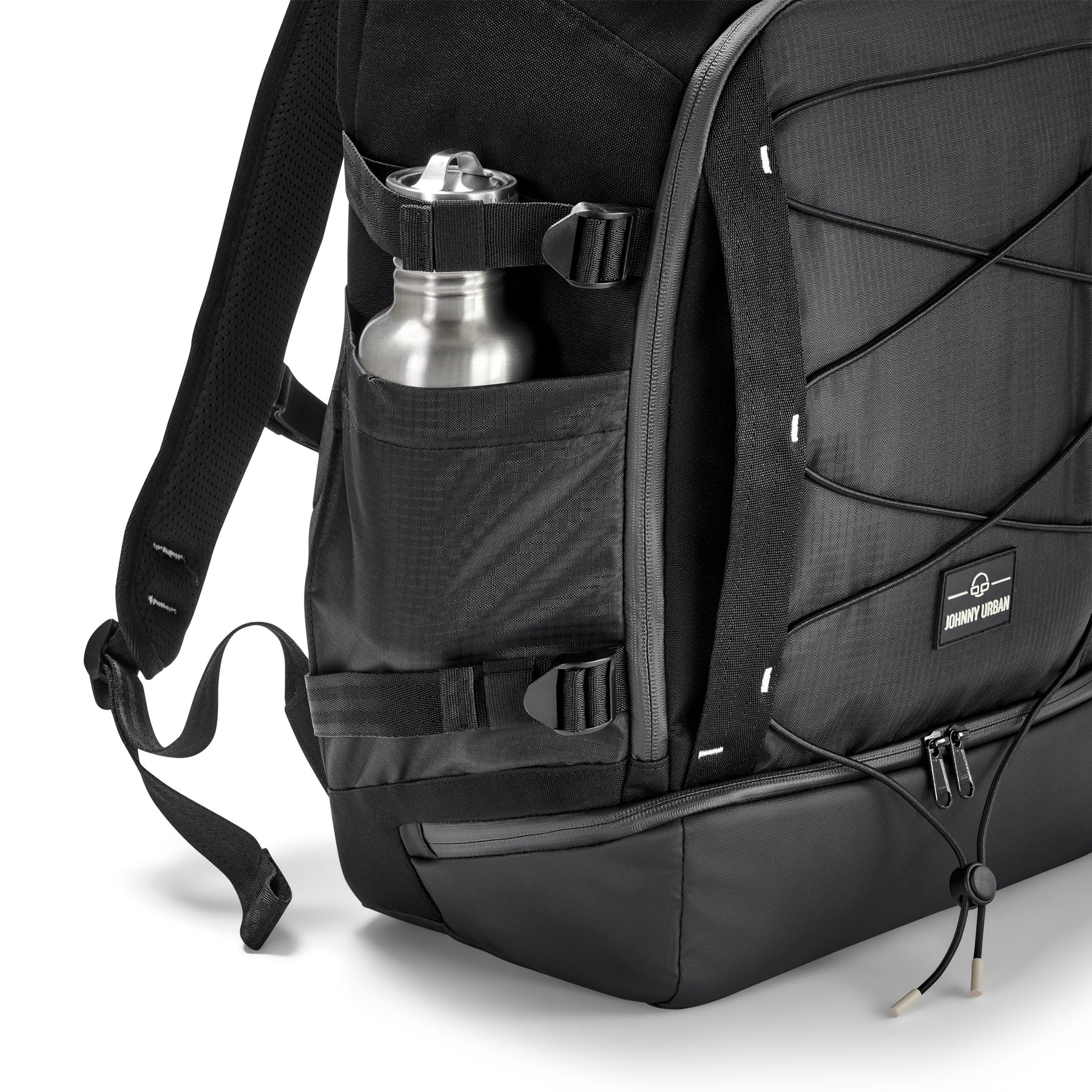 Schwarzer Rucksack 'Jack' von Johnny Urban mit seitlicher Tasche und Metall-Trinkflasche