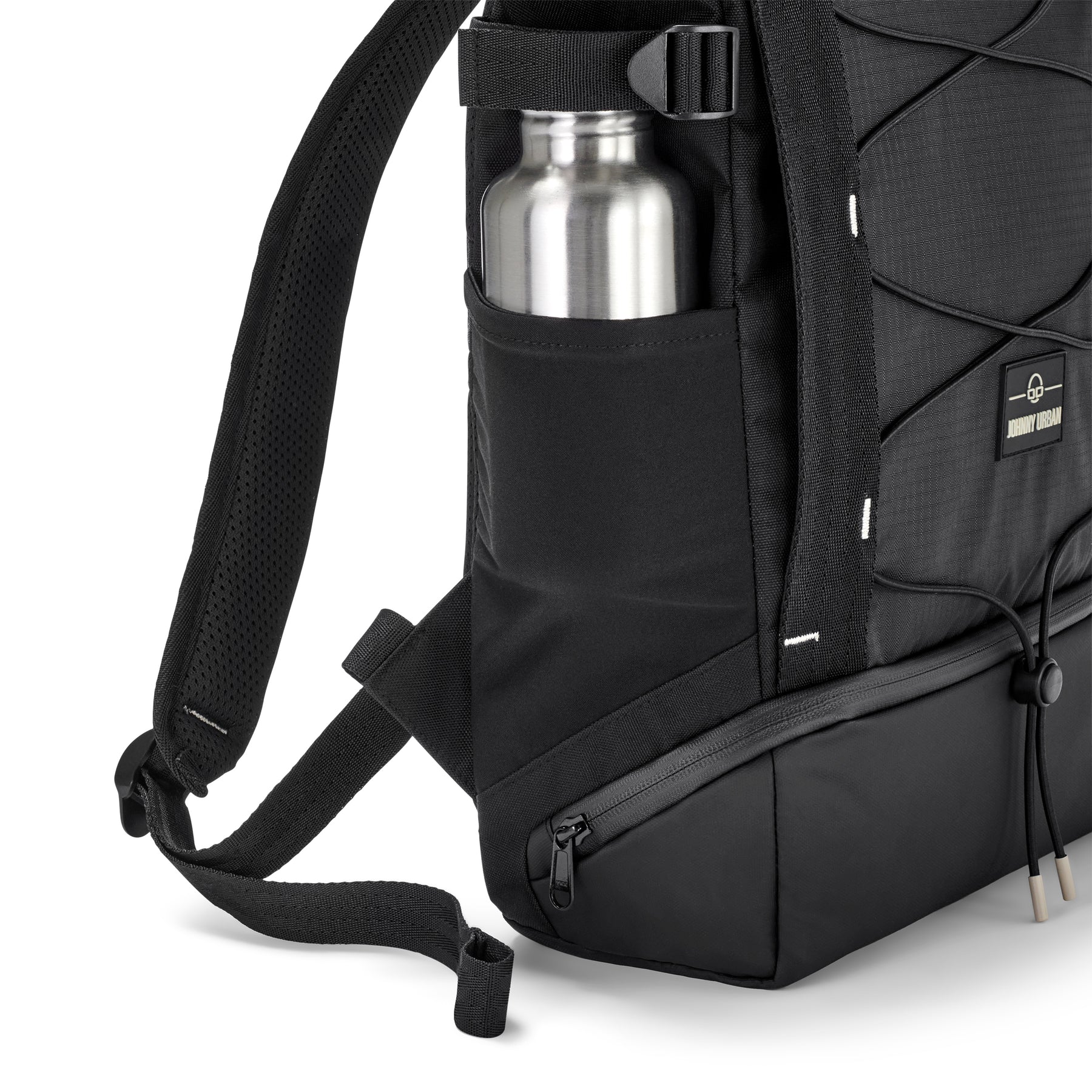 Schwarzer Johnny Urban Rucksack 'Harper' mit seitlicher Metallflasche und verstellbarem Schultergurt
