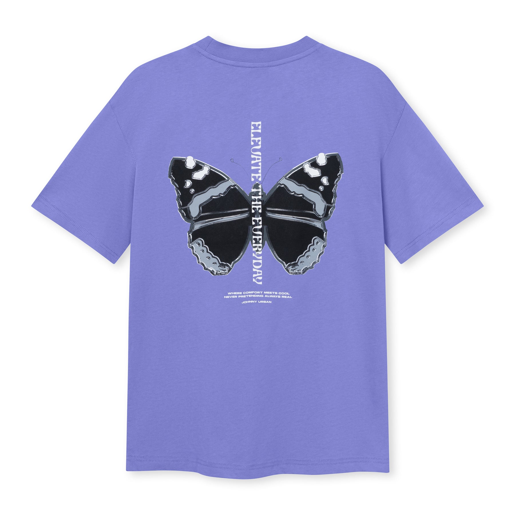 Lila T-Shirt 'Sammy Chrome Butterfly' mit großem schwarzem Schmetterlingsmotiv und vertikaler weißer Schrift auf der Rückseite