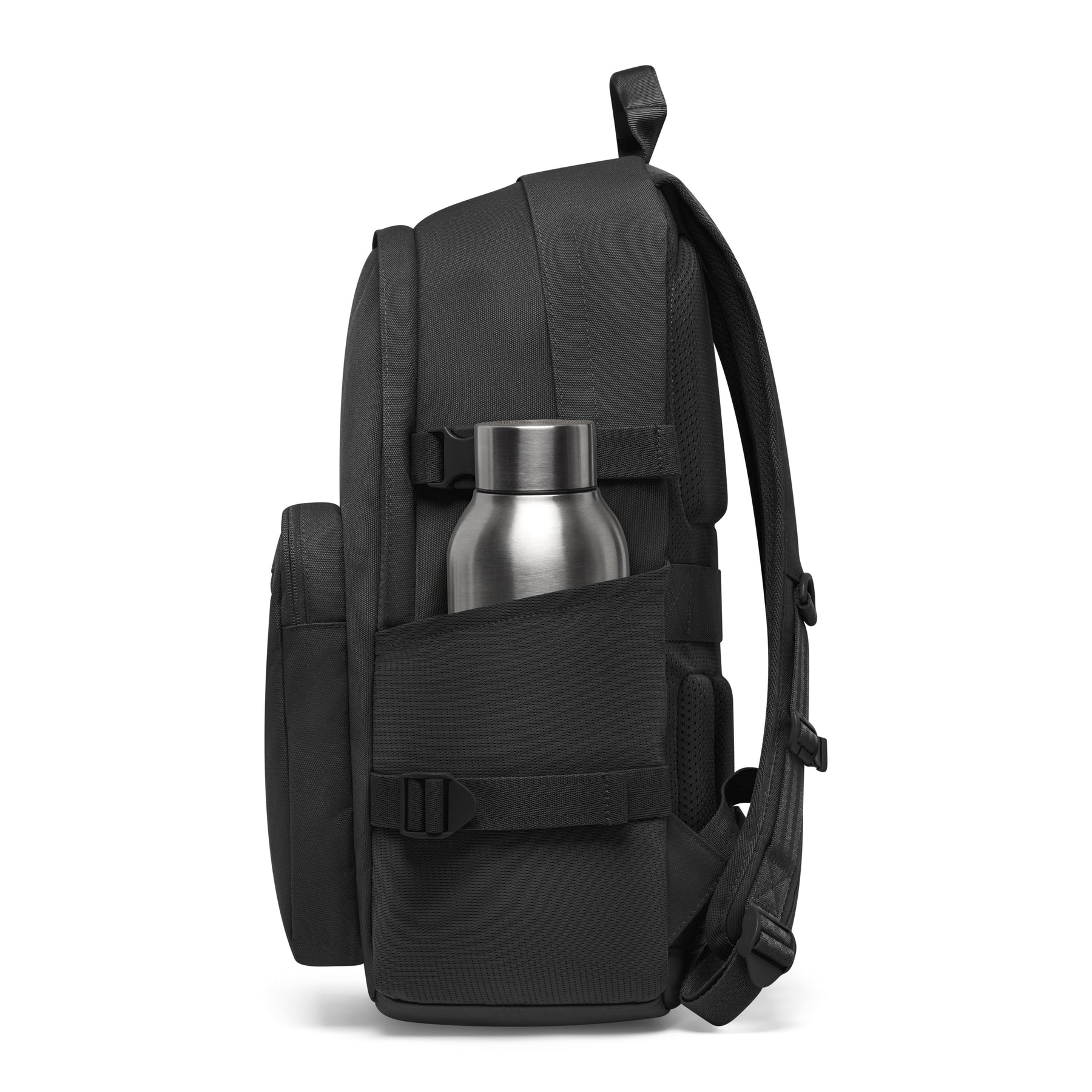 Schwarzer Johnny Urban Rucksack 'Lian' mit verstellbaren Gurten und Fronttasche, Seitenansicht