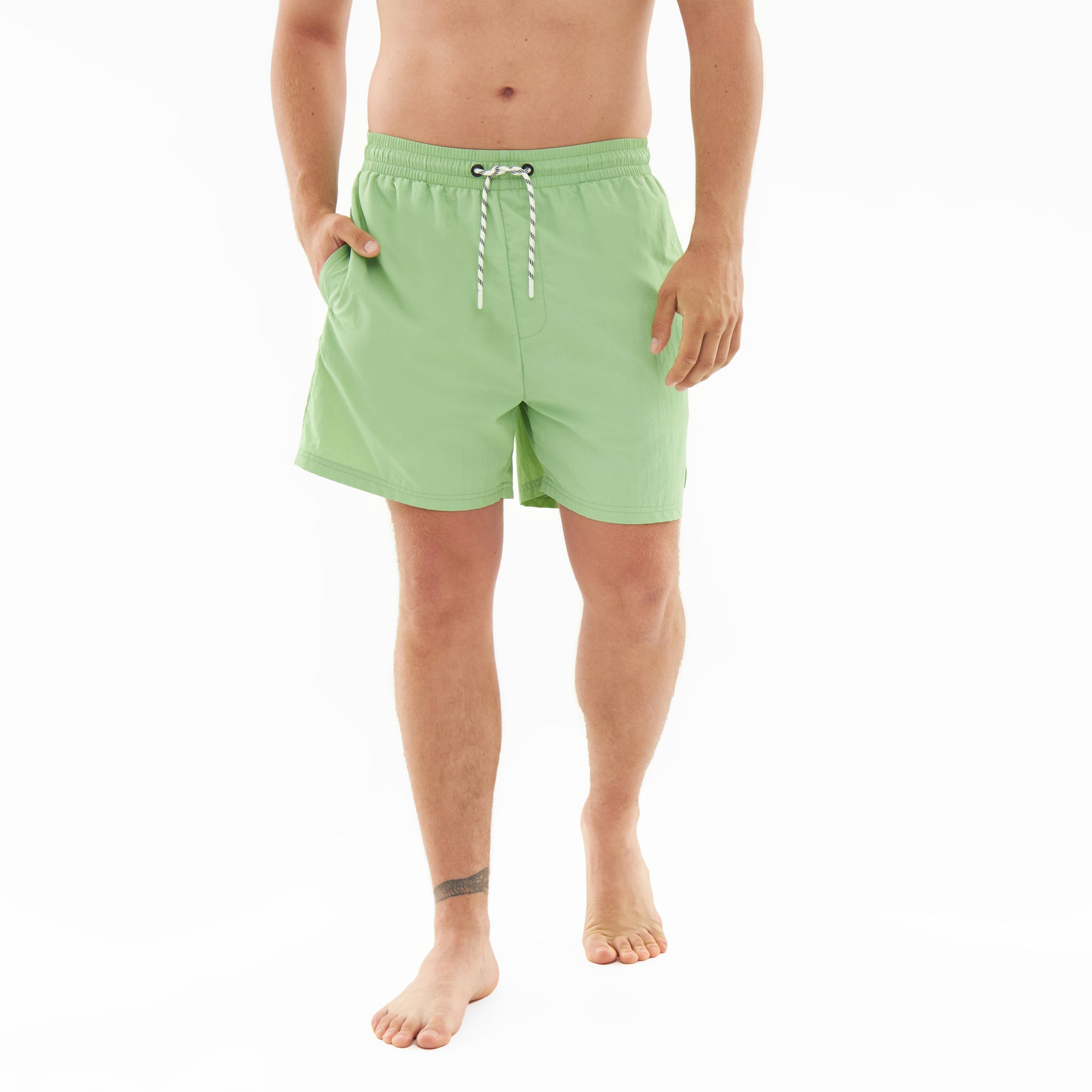 Männer Badehose 'Jay' in salbeigrün mit elastischem Bund und Tunnelzug