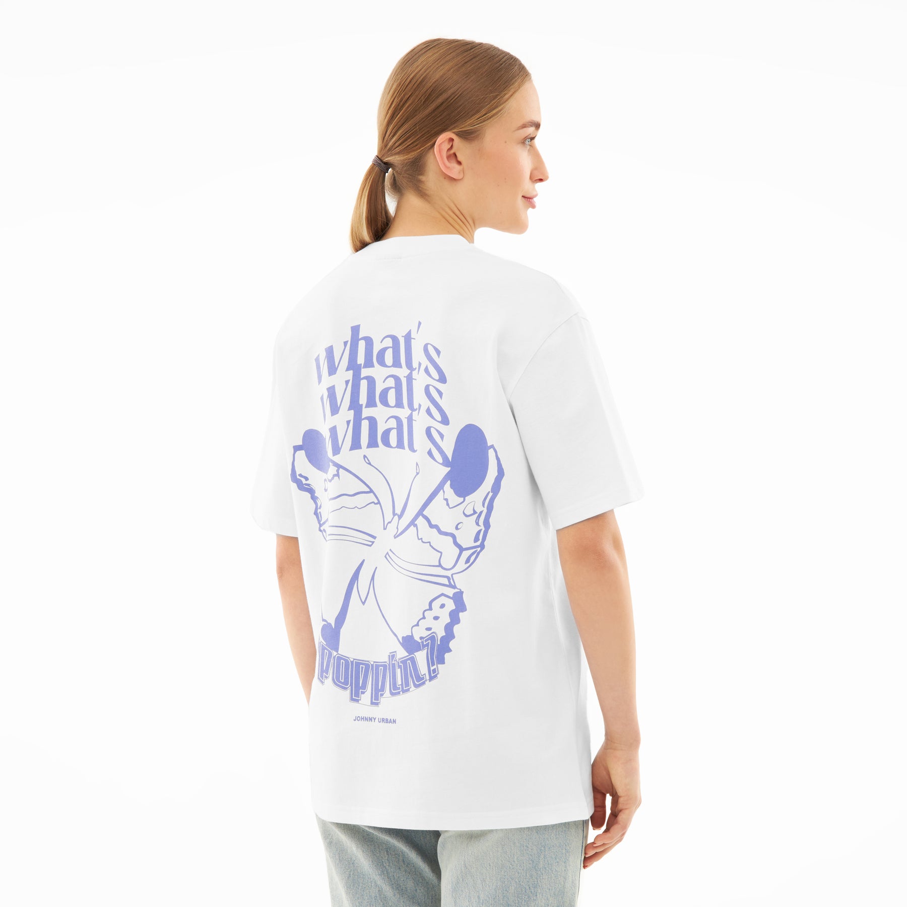 Weiße Damen-T-Shirt 'Sammy Butterfly' mit lila Schmetterlings-Print und Text auf dem Rücken