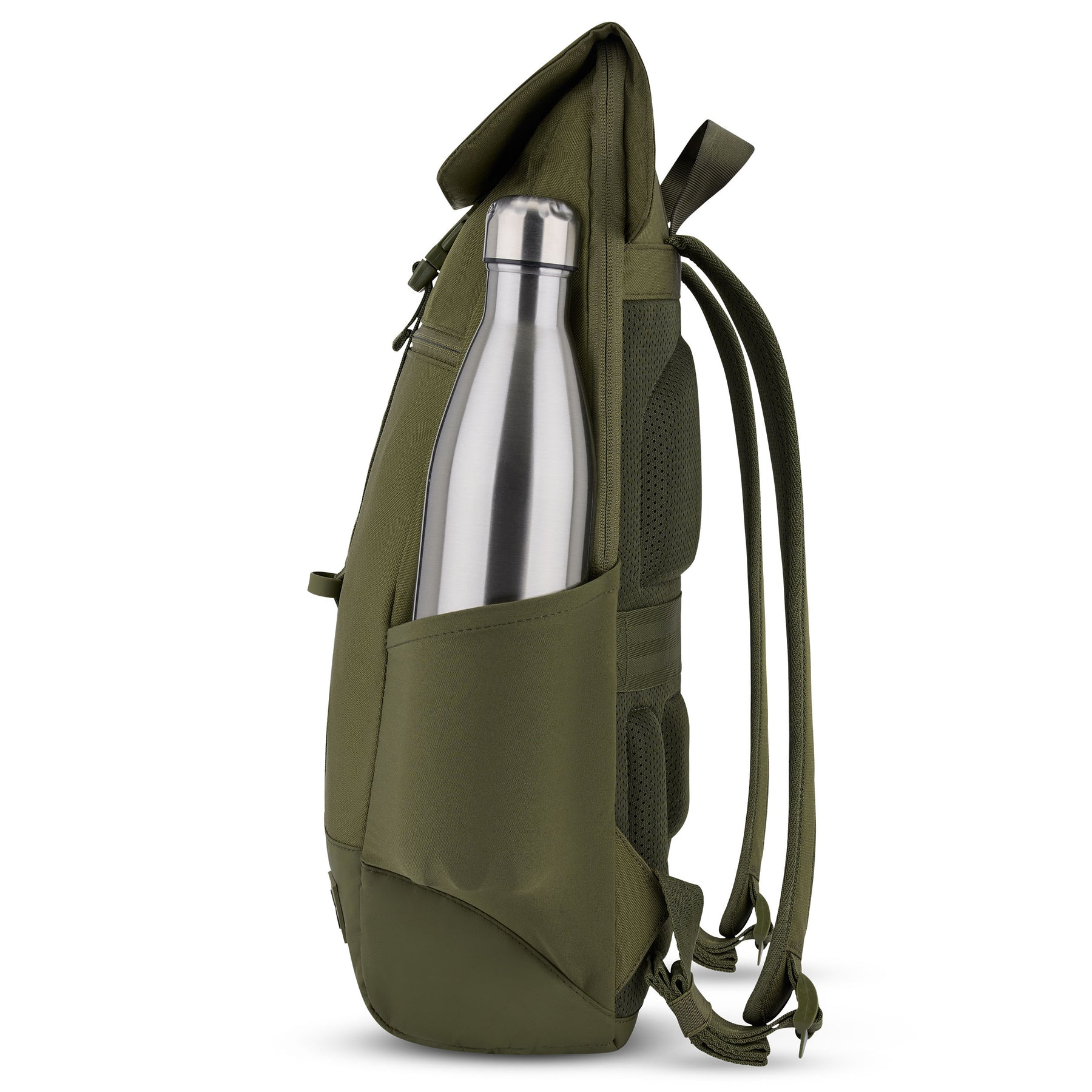 Olivefarbener Tagesrucksack 'Mika' seitlich mit silberner Edelstahlflasche in Außentasche