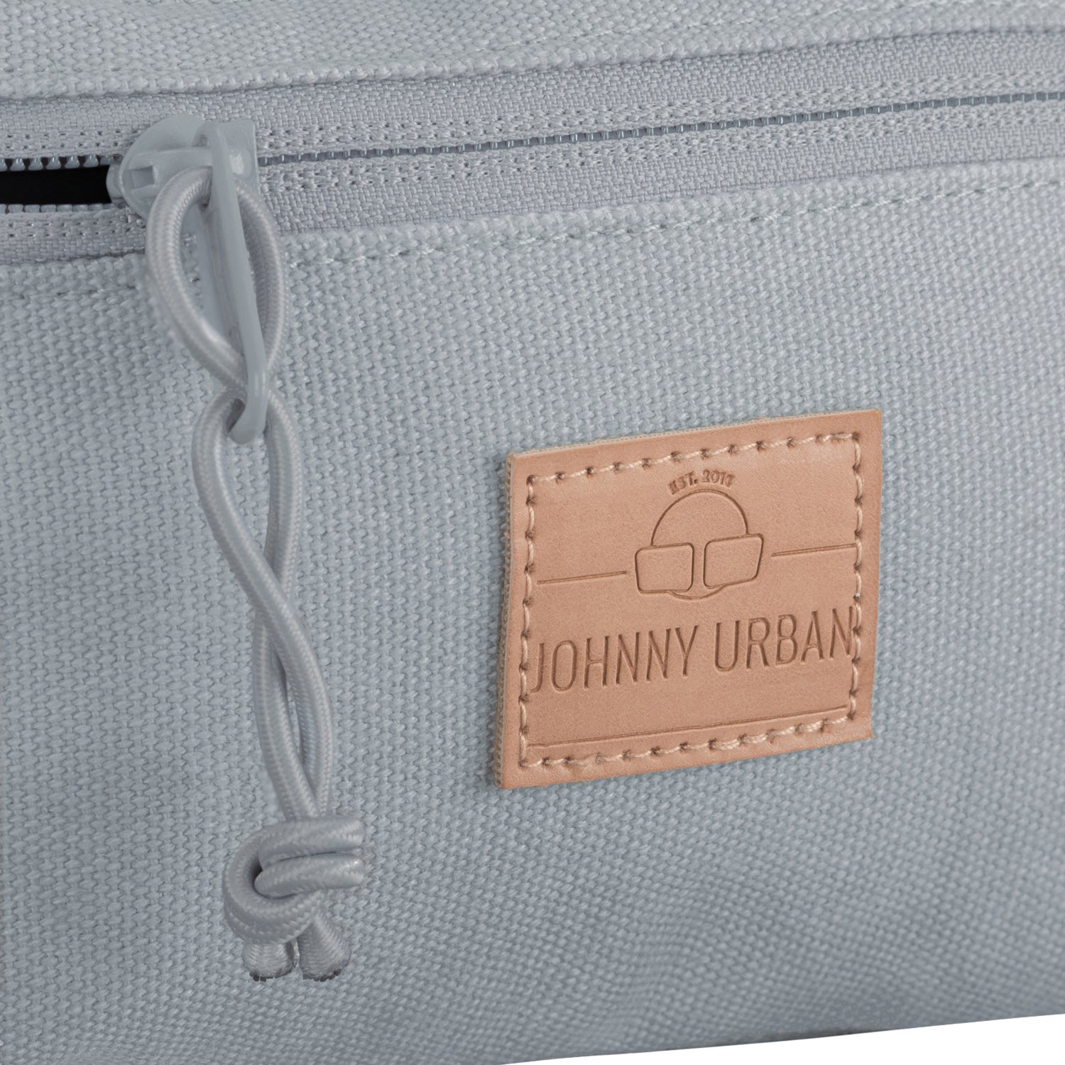 graue vegane Canvas-Bauchtasche "Toni" mit Reifen-Reißverschluss und braunem Johnny Urban Markenlabel