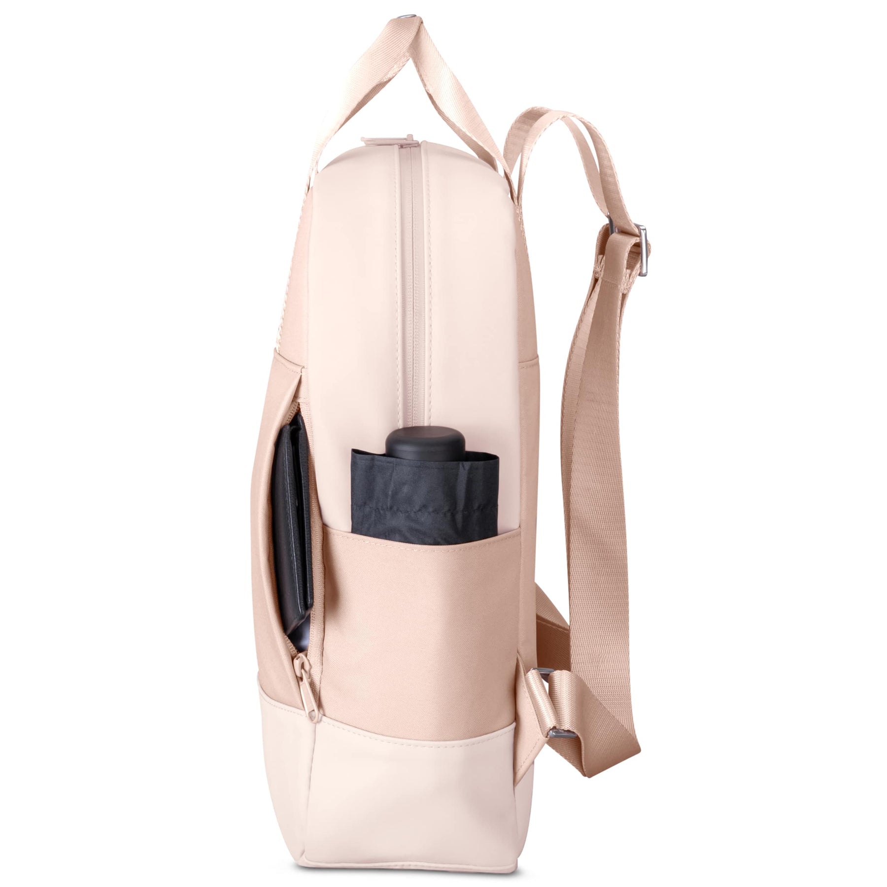 Seitenansicht des rosa Damenrucksacks 'Jona Medium' mit Außentaschen für Regenschirm und Tablet