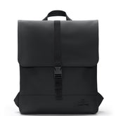 Schwarzer Damenrucksack 'Ruby' von Johnny Urban mit Klappe und Steckverschluss