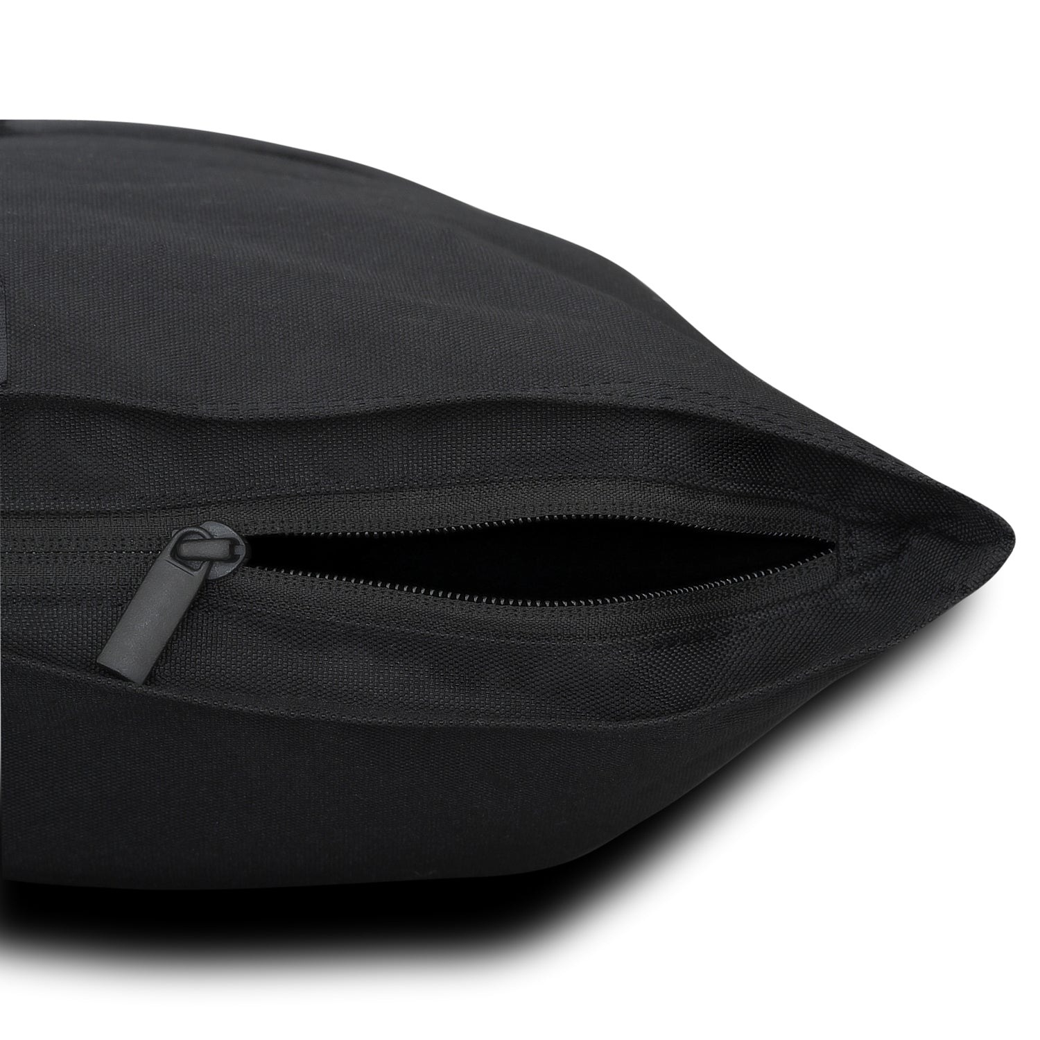 Schwarzer Rolltop Rucksack 'Robin Medium' mit seitlicher Reißverschlusstasche