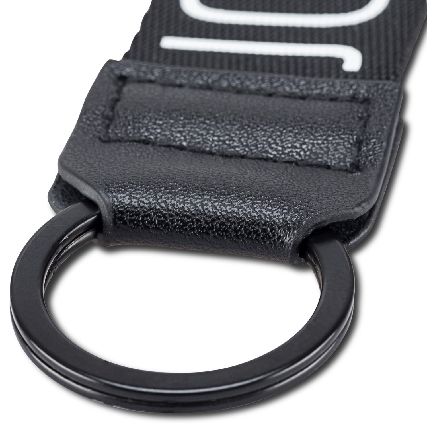 Schlüsselband 'Nick' mit schwarzem Metallring und schwarzem Kunstleder am unteren Ende