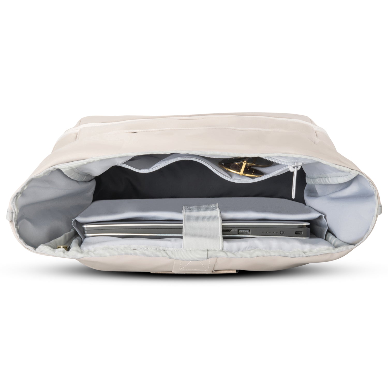 Beiger Rolltop-Rucksack Allen Medium mit geöffnetem Hauptfach, das einen Laptop und eine kleine Innentasche mit Reißverschluss zeigt