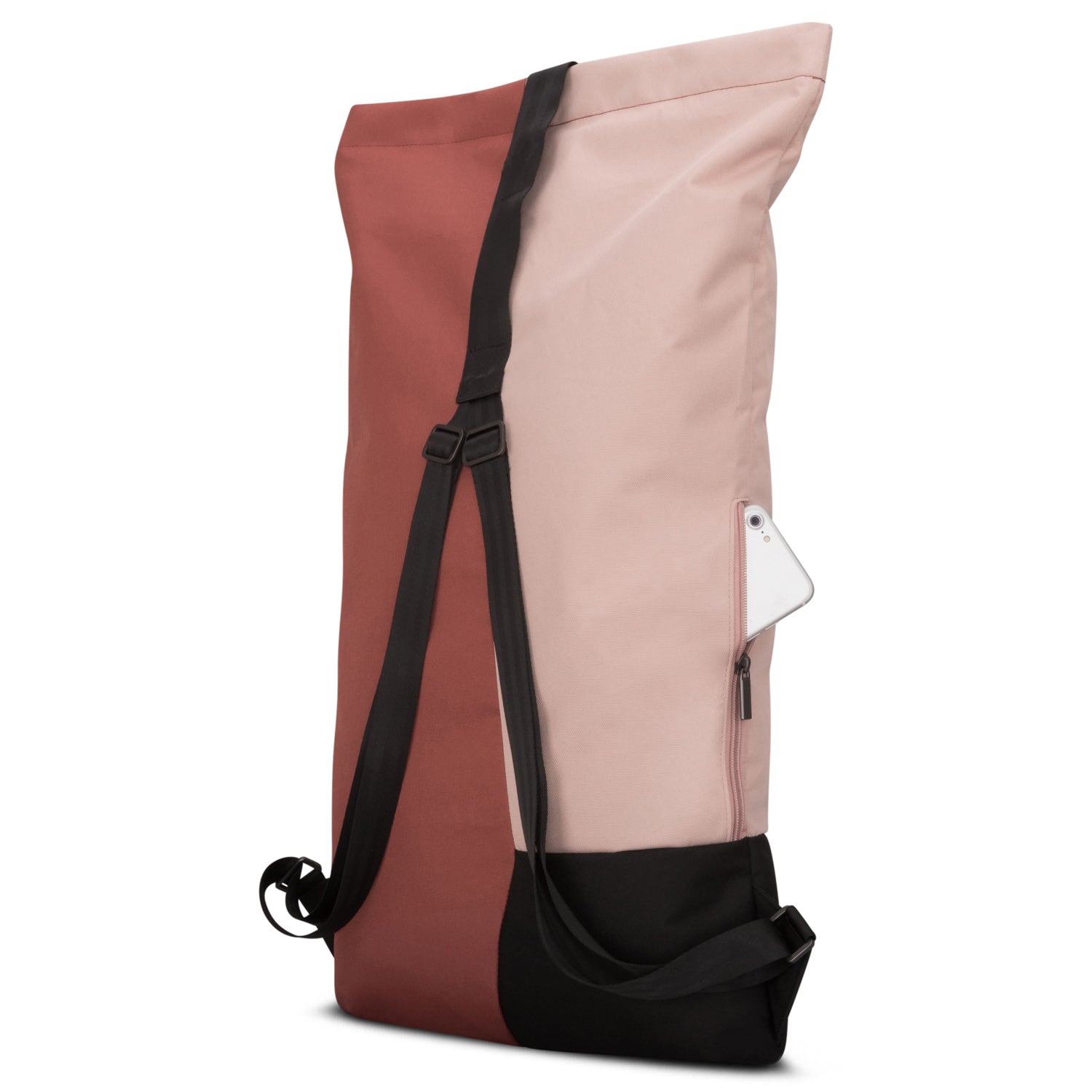 Rucksack 'Oskar' mit Rolltop, zweifarbig in Rosa und Bordeaux mit schwarzem Boden und verstellbaren schwarzen Schultergurten
