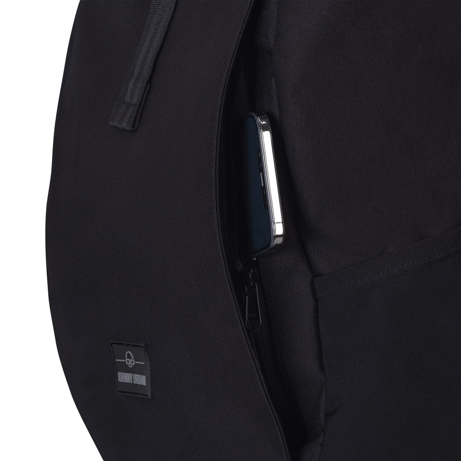 Schwarzer Rolltop-Rucksack Allen XL mit seitlichem Reißverschlussfach und silbernem Smartphone