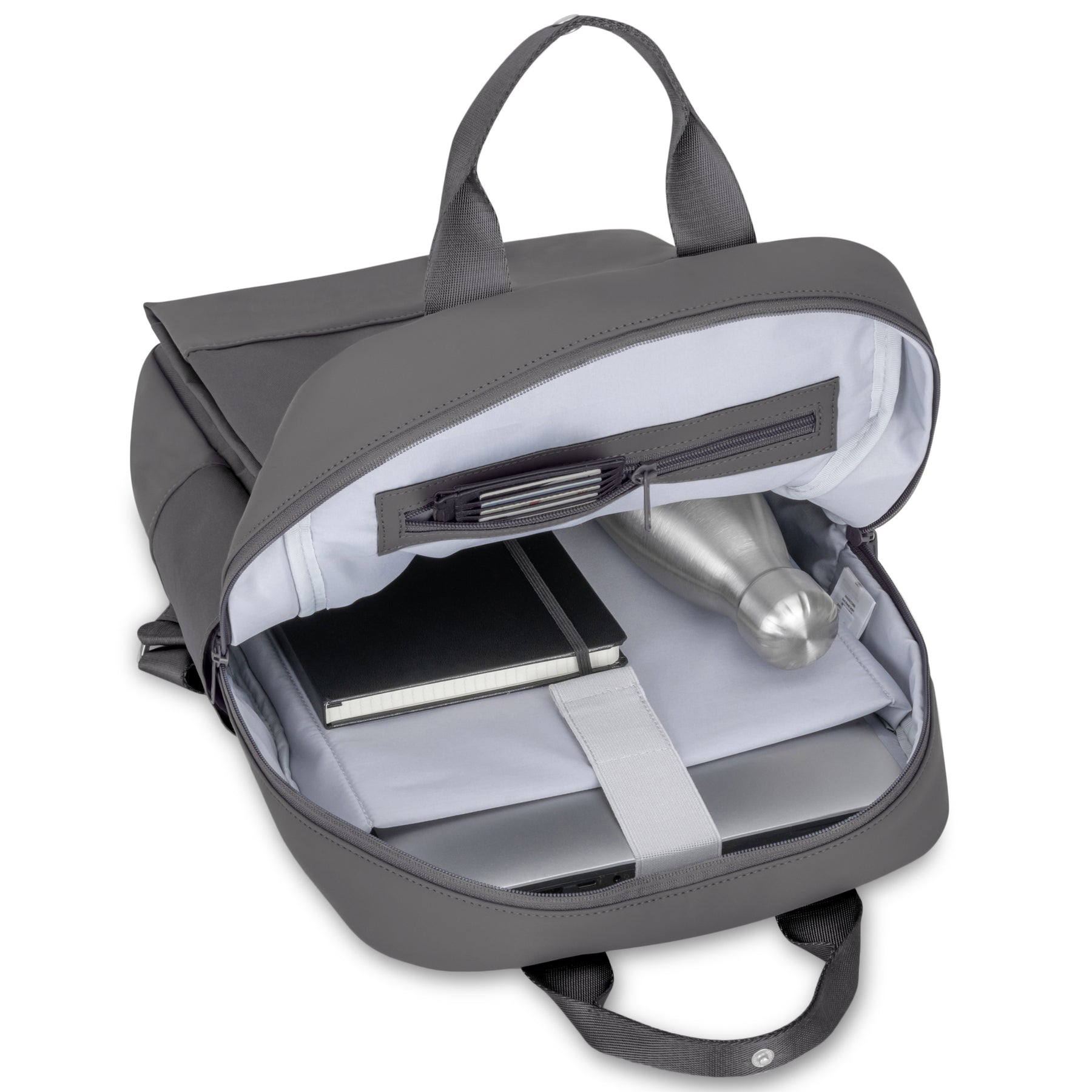 Geöffneter grauer Rucksack 'Jona Large' von Johnny Urban mit Innentaschen, gefüllt mit Trinkflasche, Notizbuch und Laptop