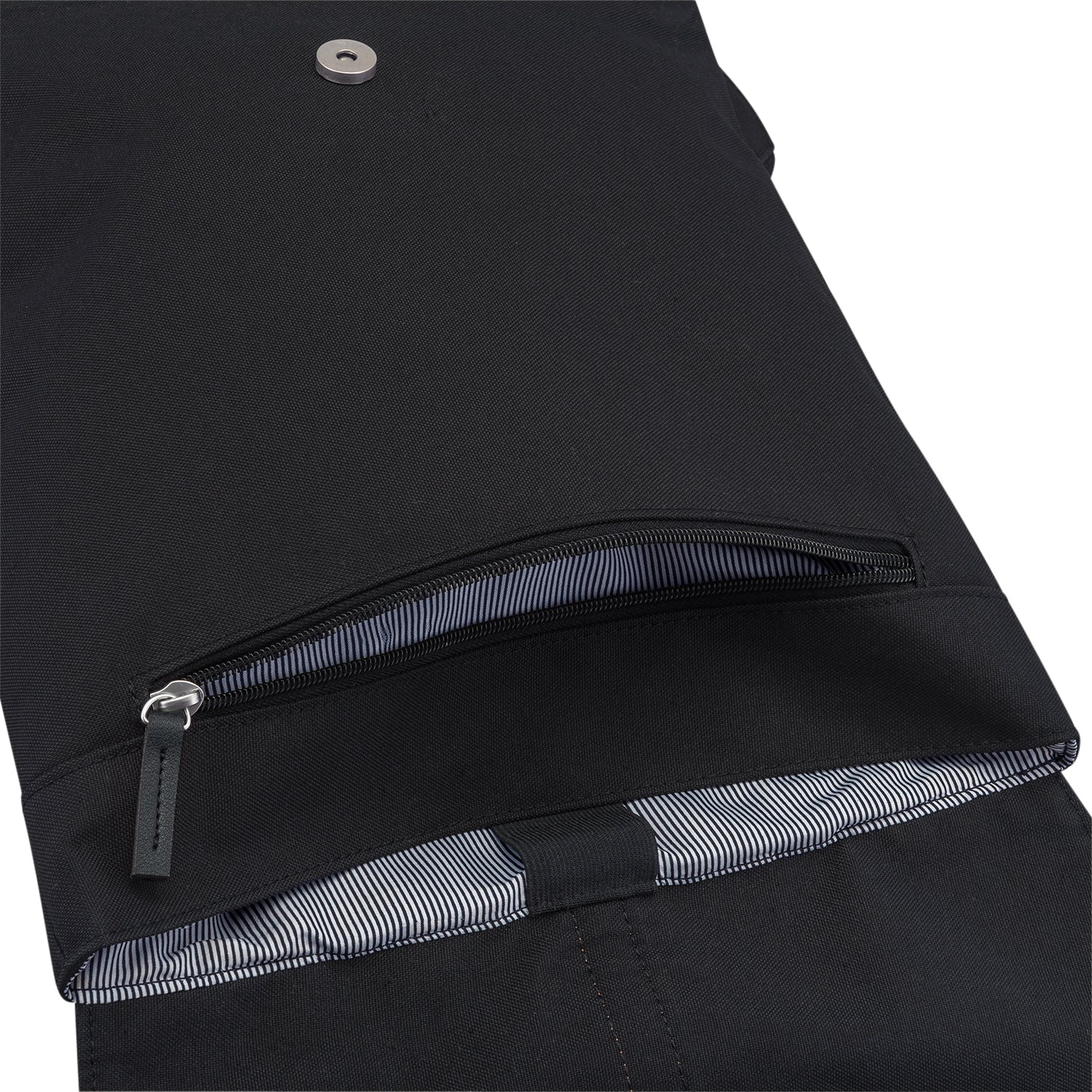 Schwarzer Damenrucksack 'Mia' mit Reißverschlussfach und innen gestreiftem Futter