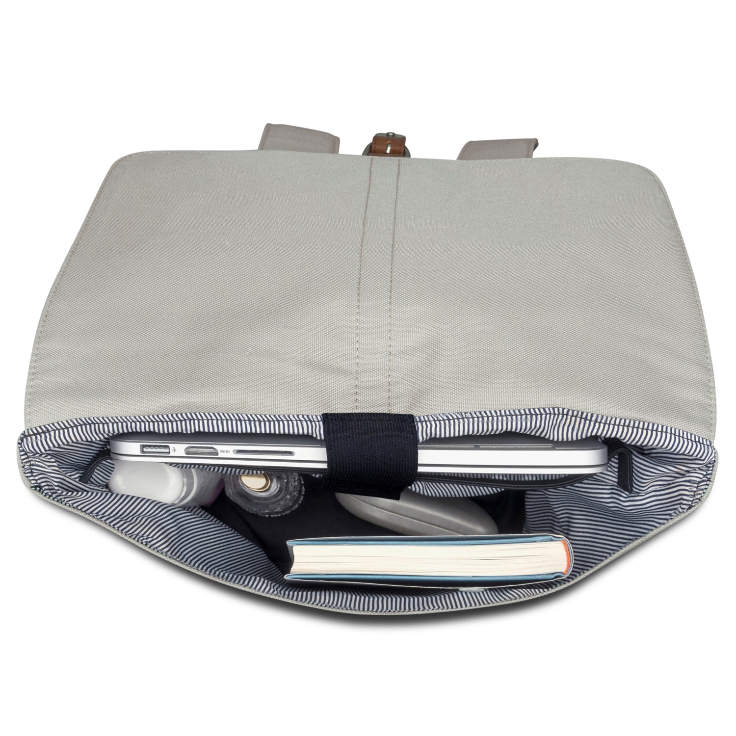 Beiger Damenrucksack 'Mia' von Johnny Urban geöffnet mit Laptop, Buch und weiteren Gegenständen