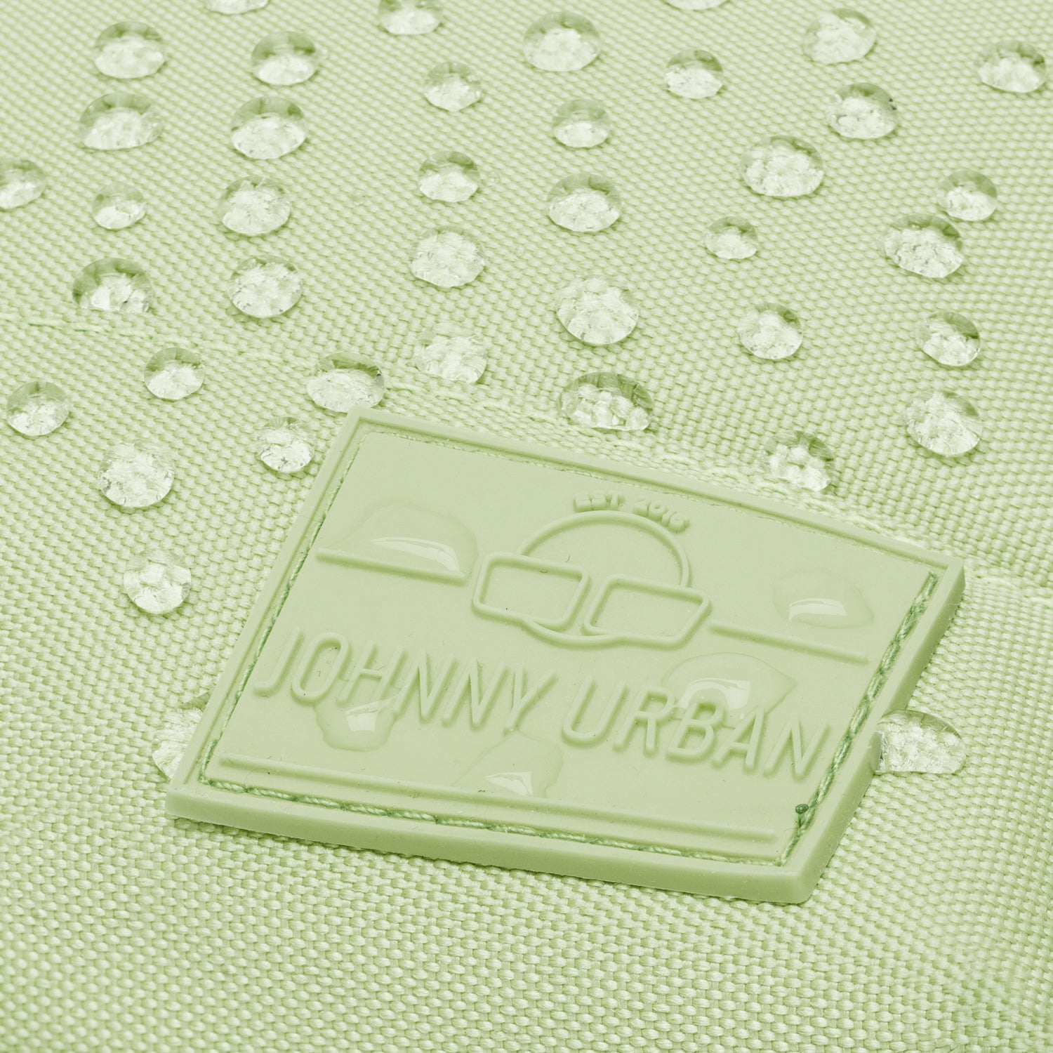 Wasserabweisendes Material mit Naht und Johnny Urban Logo auf limefarbenem Damenrucksack "Mia"