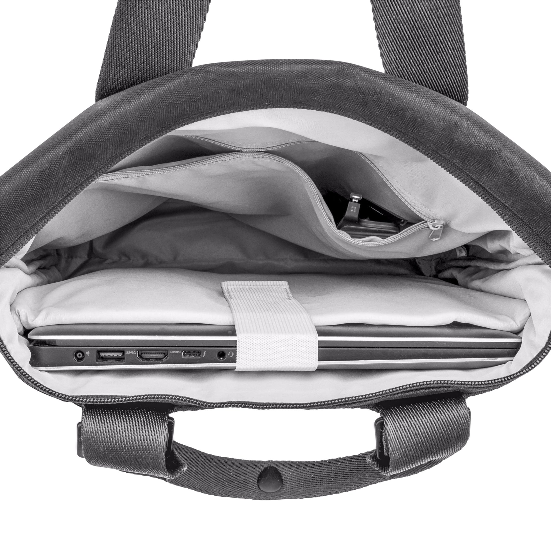 Geöffneter dunkelgrauer Ivy Rucksack von Johnny Urban mit Laptopfach und Reißverschlusstasche innen