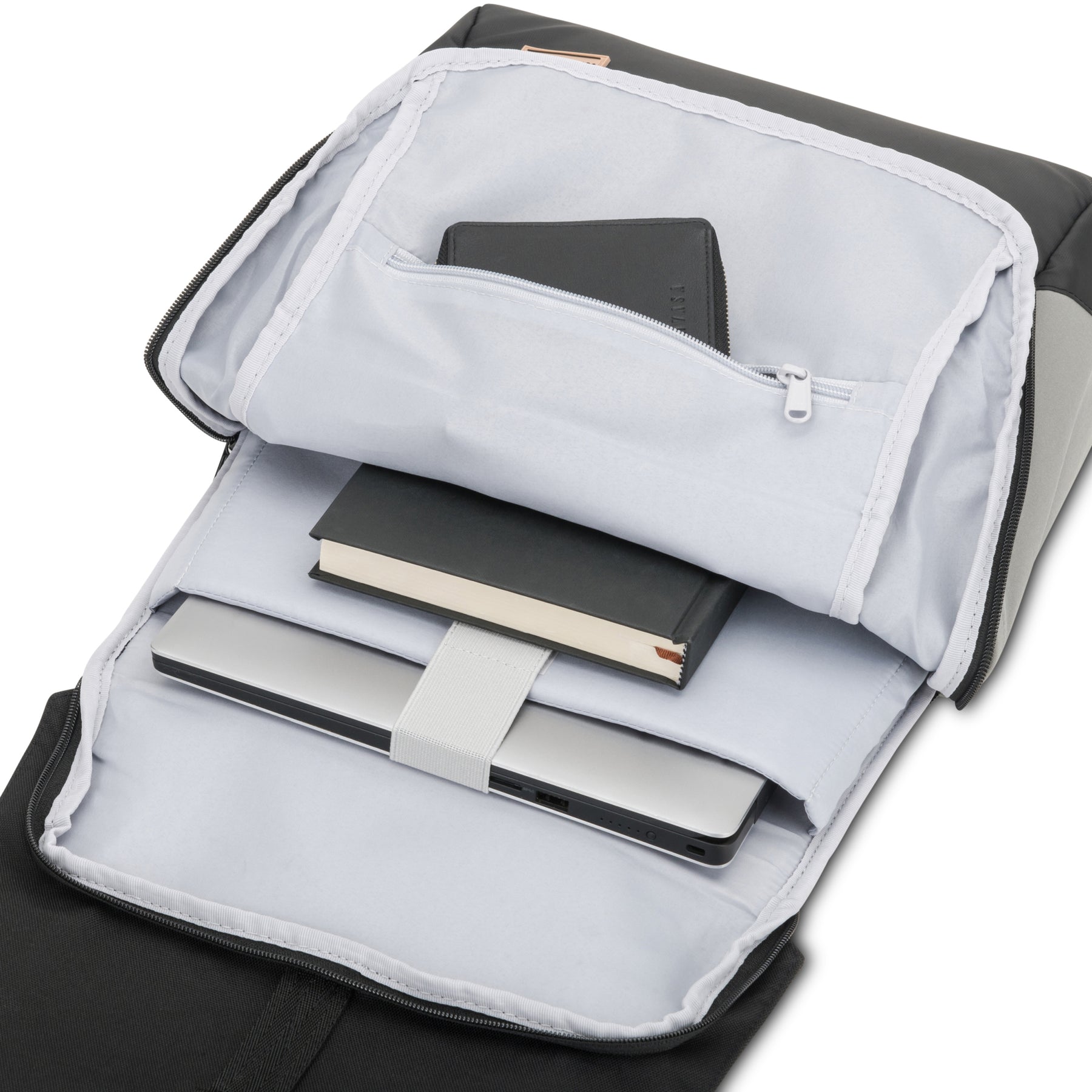 Geöffneter schwarzer Rucksack 'Mika' mit Laptopfach und zwei Notizbüchern innen