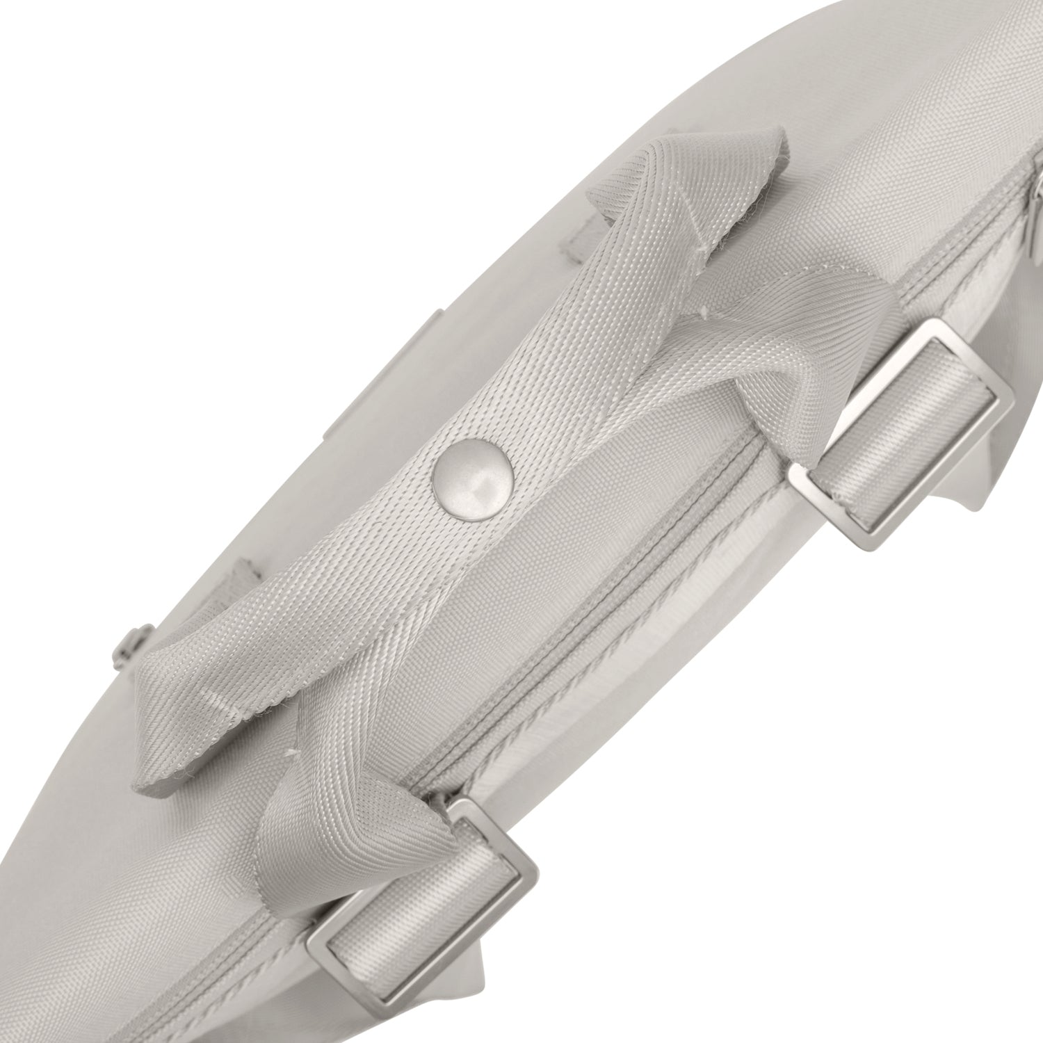 Nahaufnahme des Tragegriffs und verstellbaren Gurtbands des beigen Rucksacks 'Ivy' von Johnny Urban