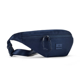 Dunkelblaue Bauchtasche 'Erik Large' von Johnny Urban mit zwei Reißverschlüssen und verstellbarem Gurt
