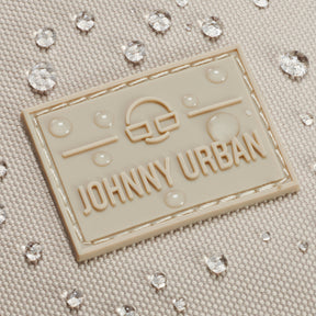 Beige wasserdichte Oberfläche der Bauchtasche 'Erik Large' mit Johnny Urban Logo und Wassertröpfchen