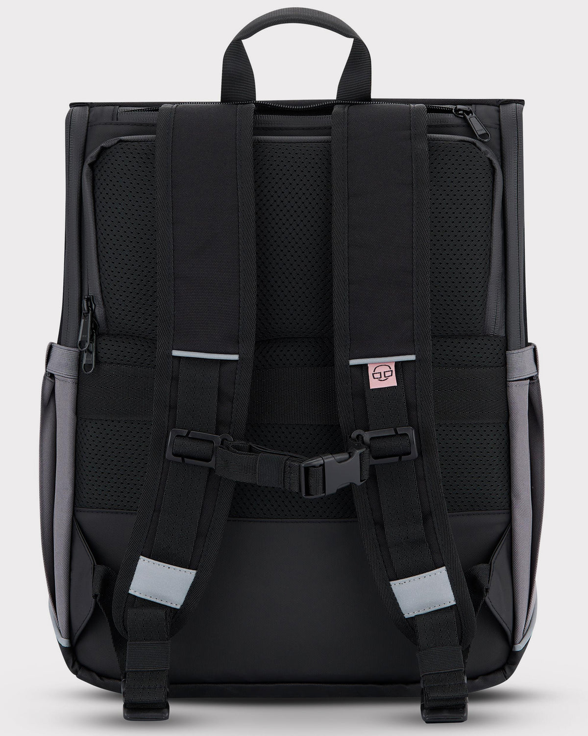 Rucksack 'Mika' Bike von Johnny Urban, Rückseite mit gepolsterten Schultergurten und gepäckträgerbefestigung